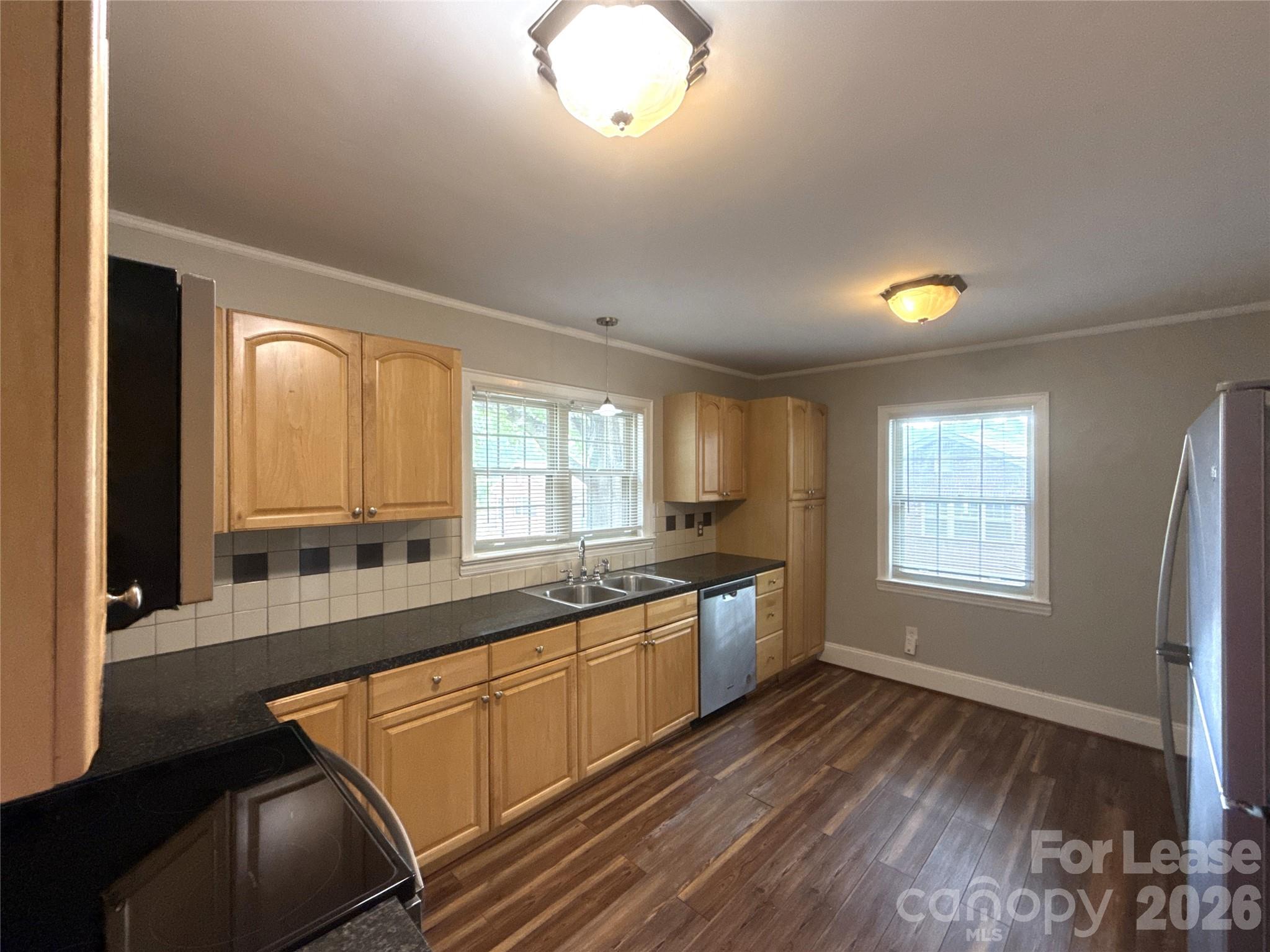 4908 Elder Avenue Property Photo 6
