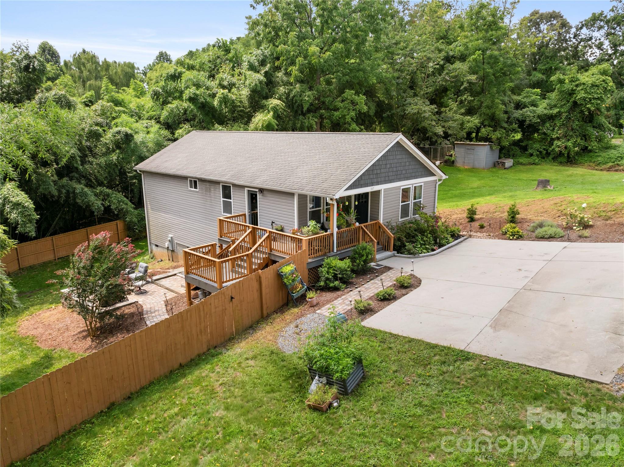 107 Forest Street Property Photo 28