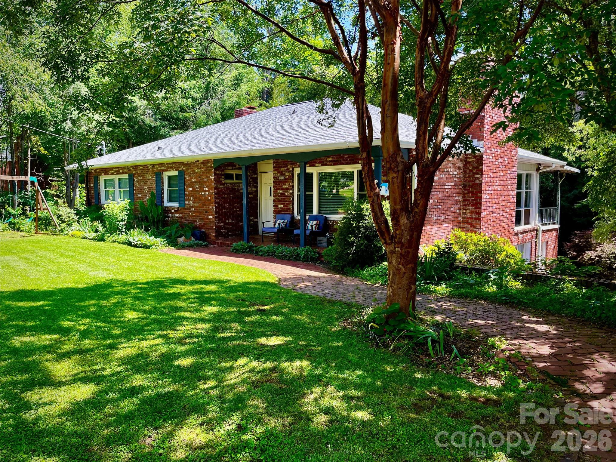 36 Clarendon Road Property Photo 1