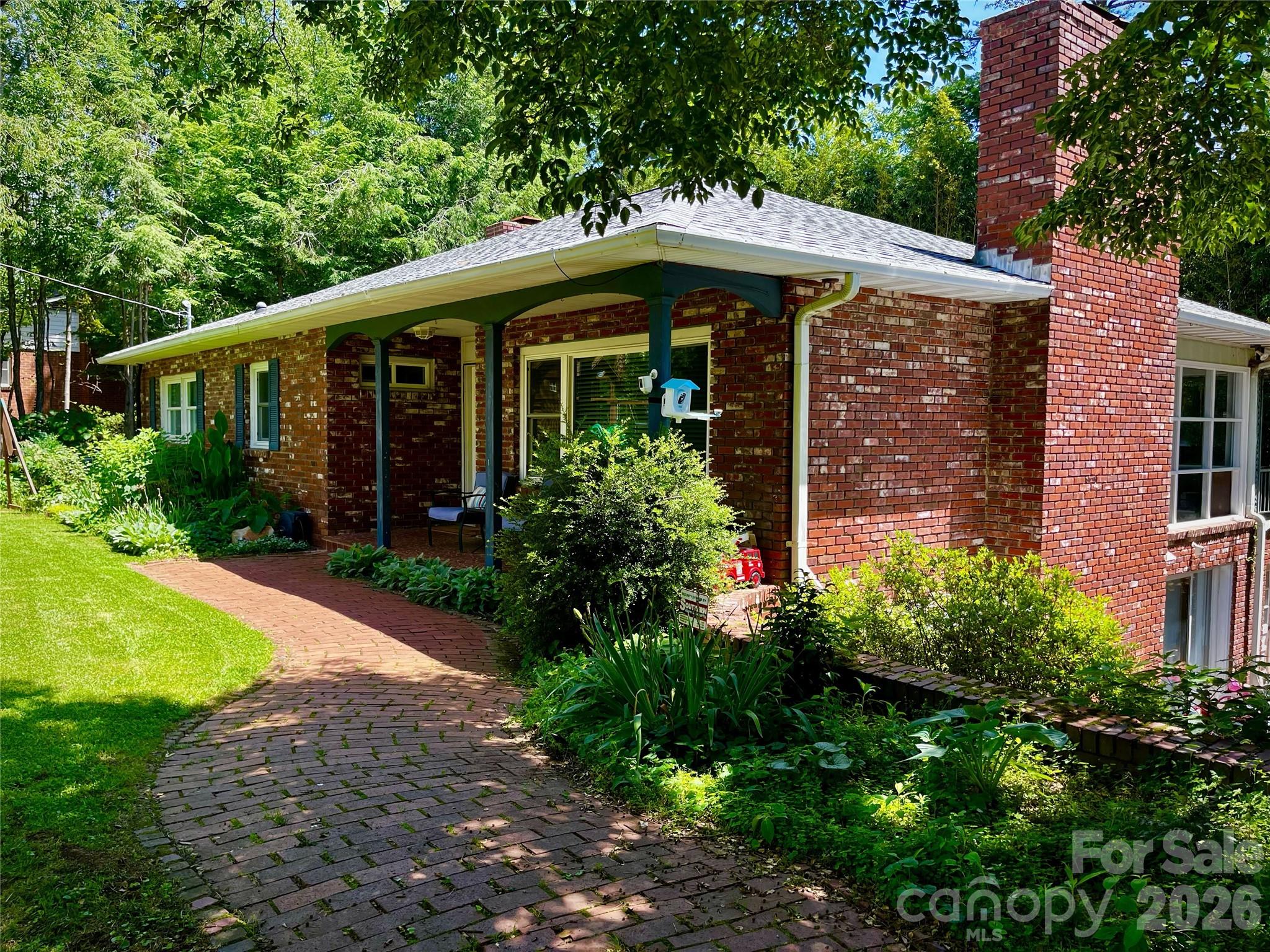 36 Clarendon Road Property Photo 2