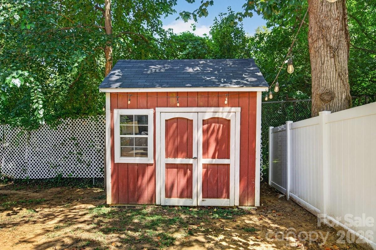 1308 Rising Oak Drive Property Photo 23