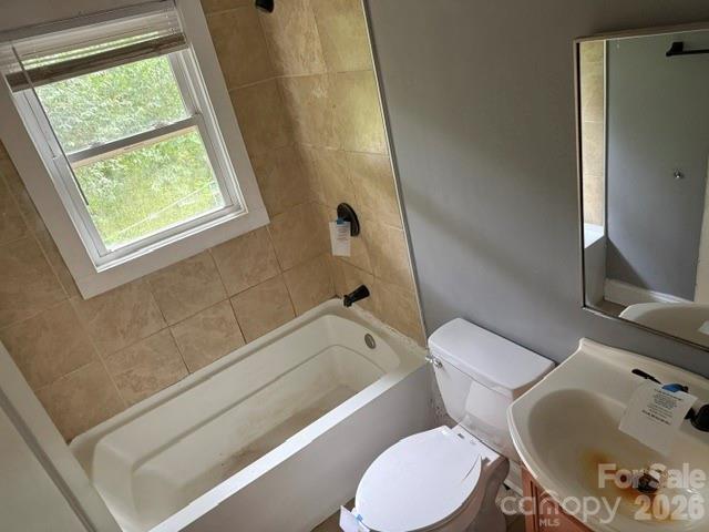 826 W Davidson Avenue Property Photo 7