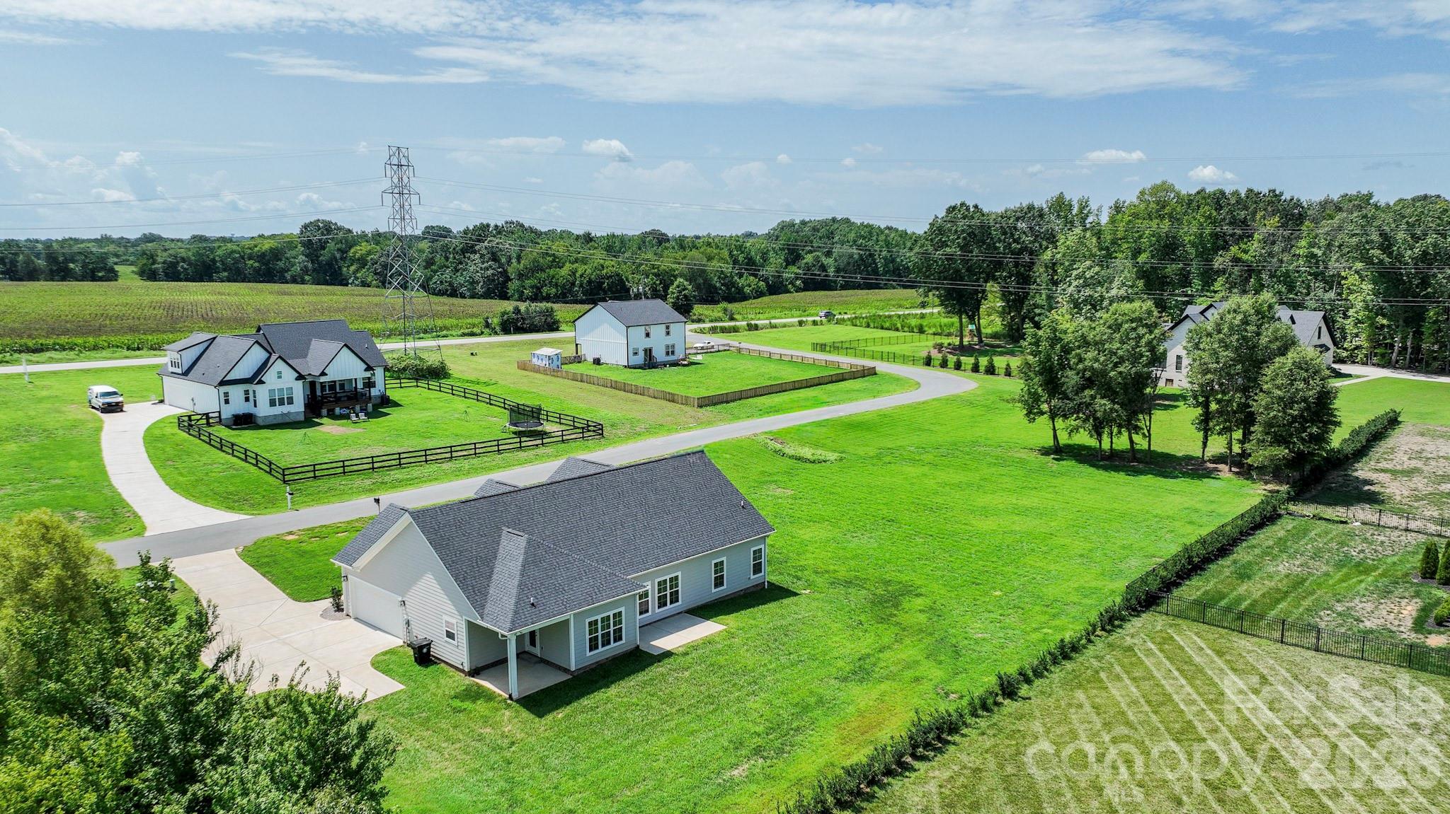 3013 Isle Lane Property Photo 4