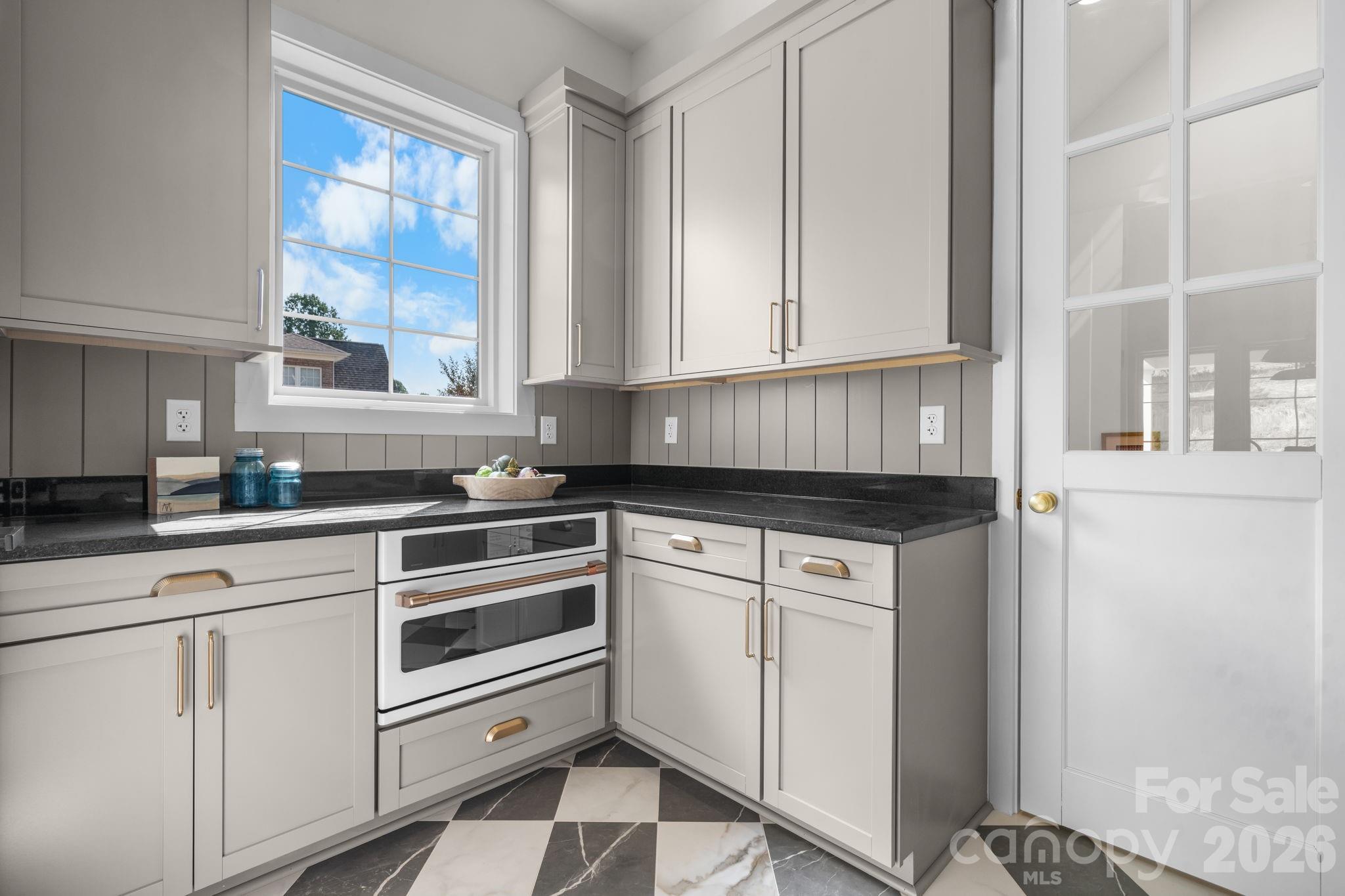 2670 Charleston Court Property Photo 18