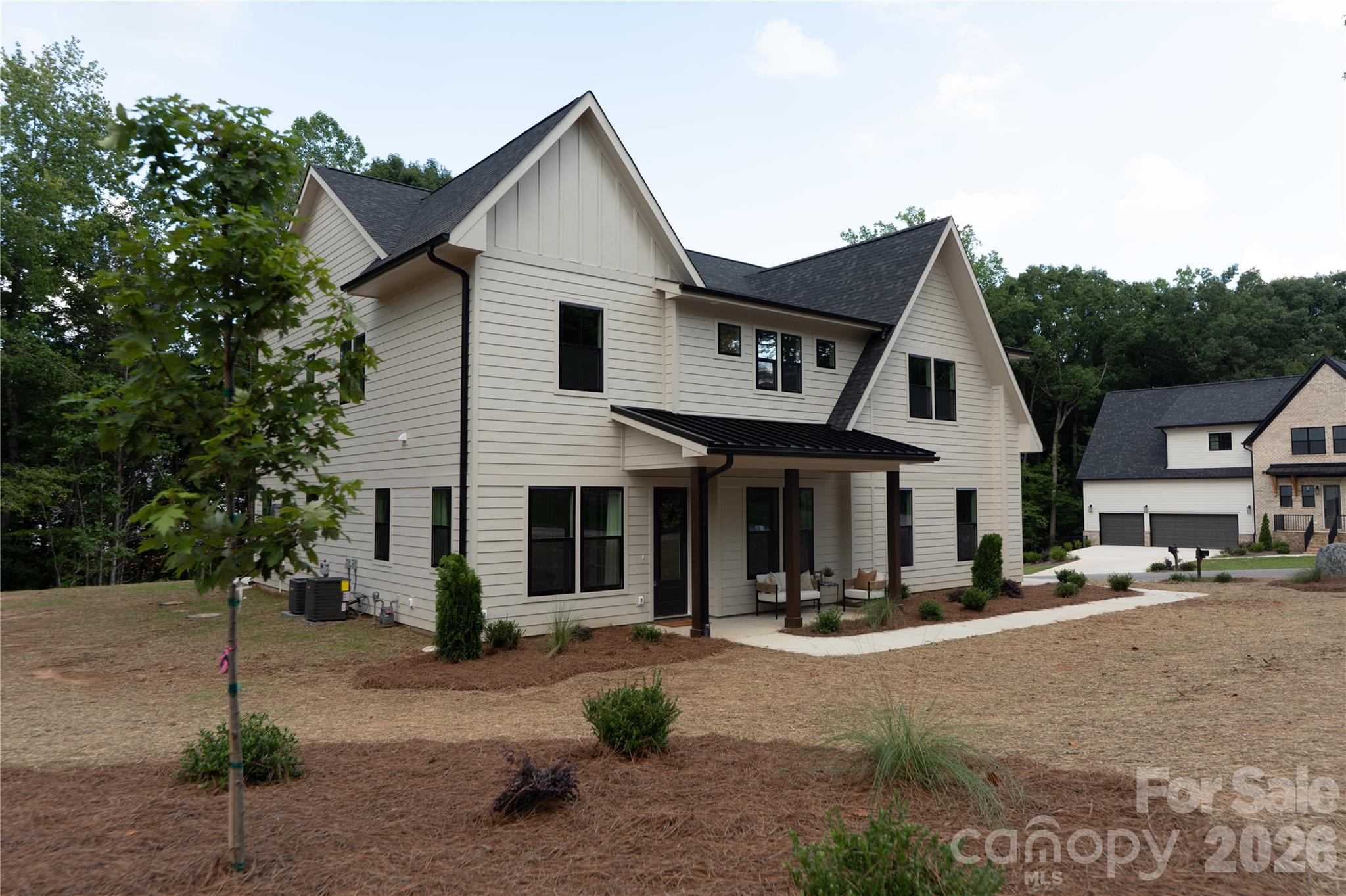 320 Laurel Crest Drive Property Photo 3