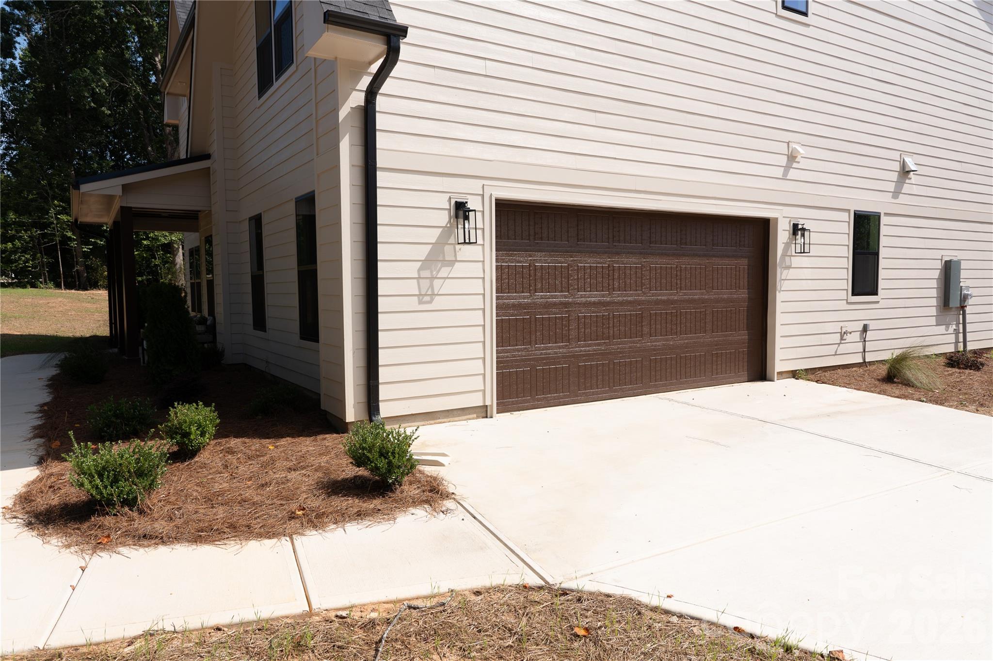 320 Laurel Crest Drive Property Photo 4
