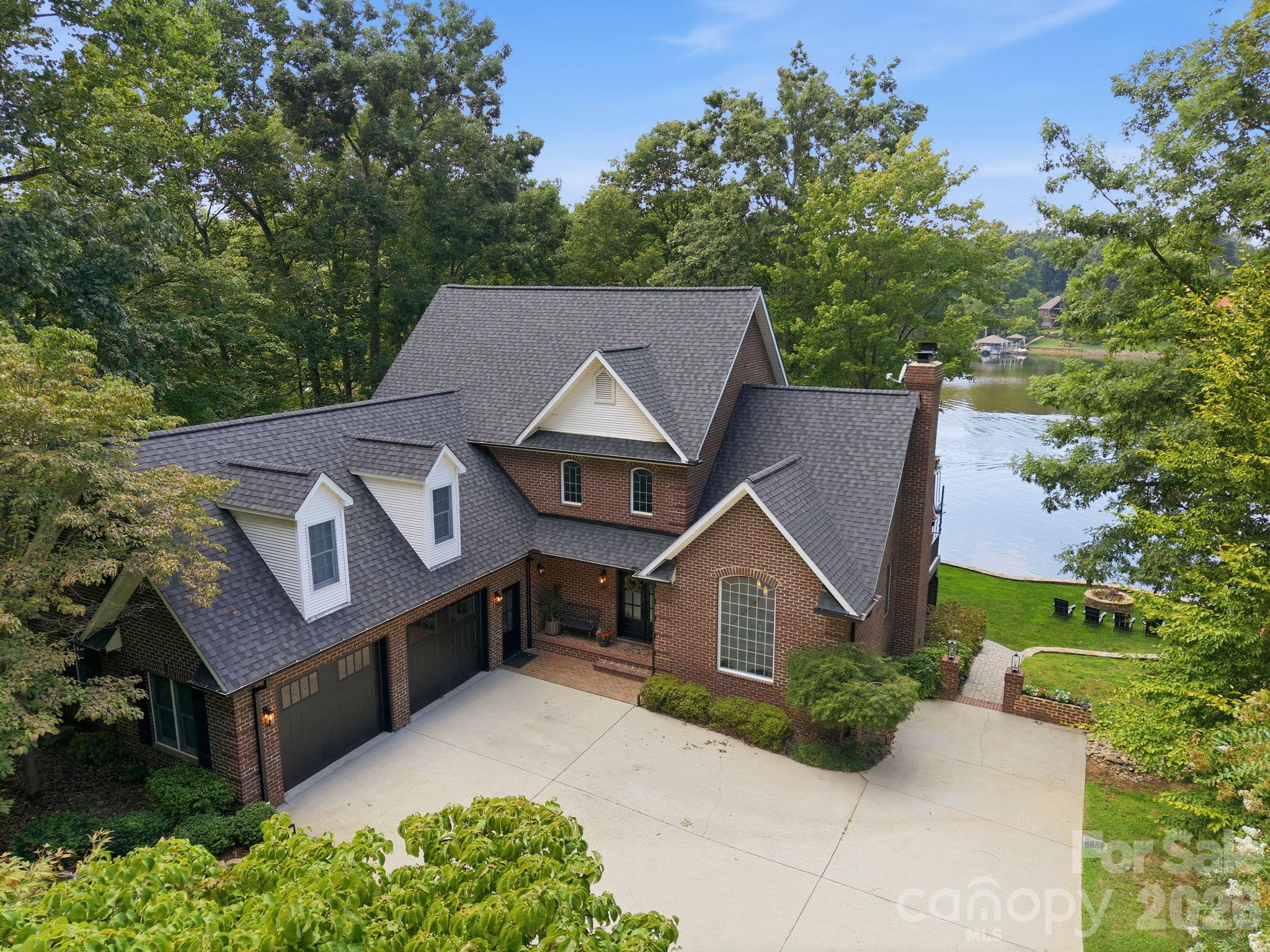 131 Long Cove Lane Property Photo 1