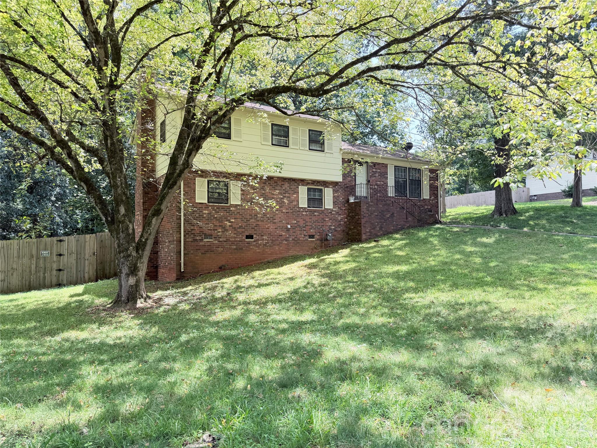 931 Pineborough Road Property Photo 1