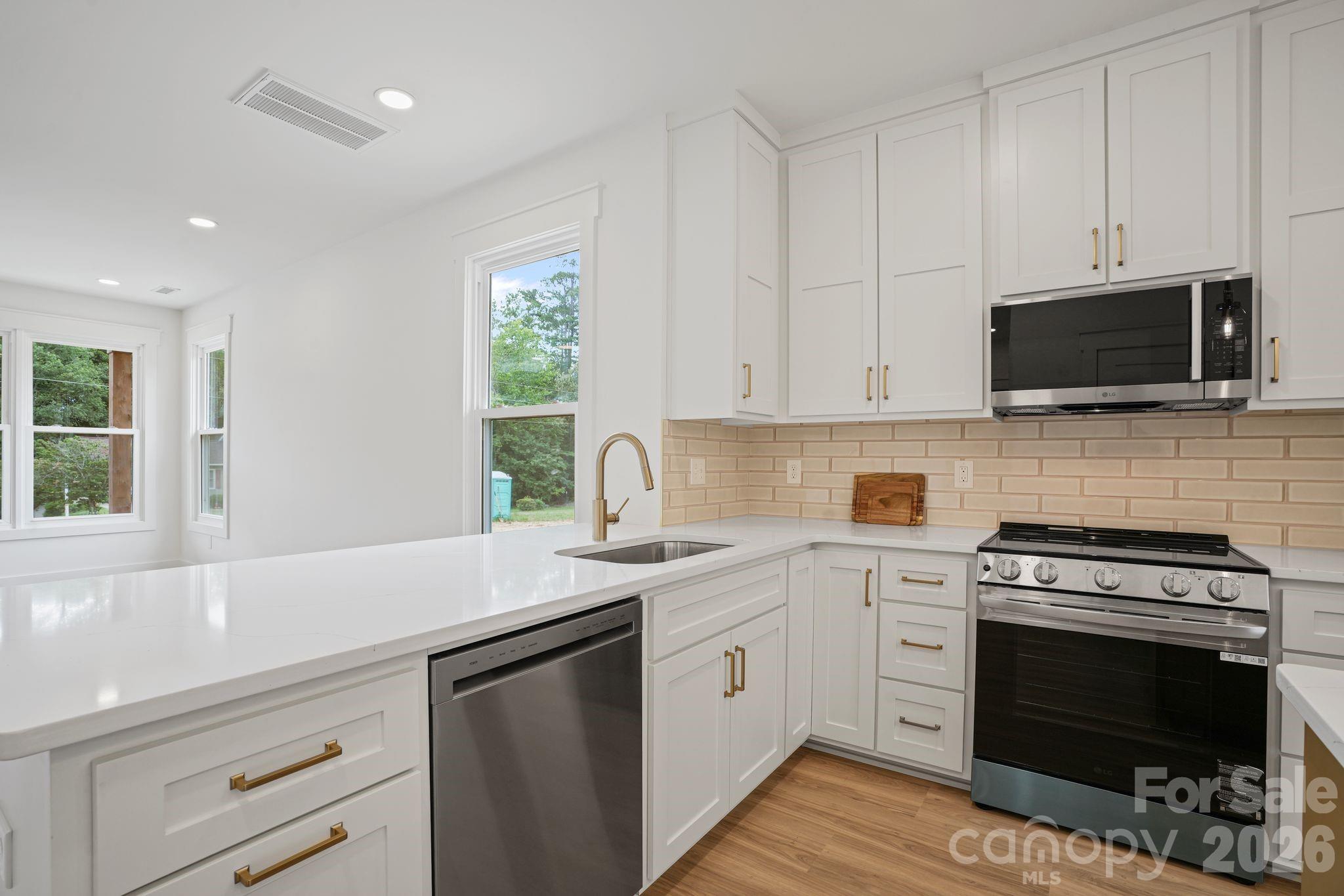 708 Meadowood Street Property Photo 19