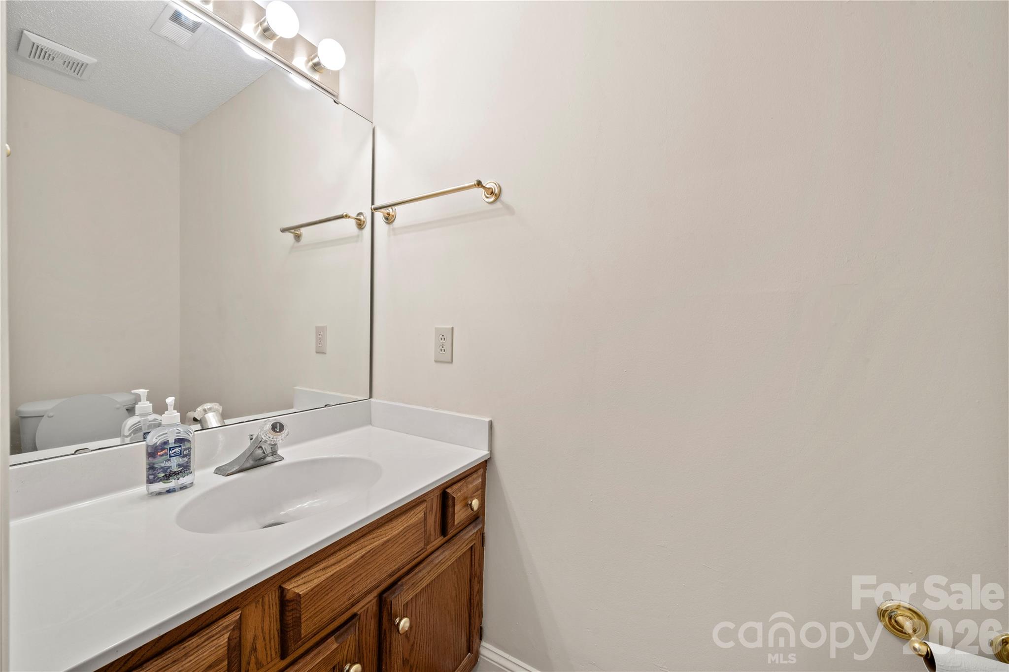 2708 Kirkholm Drive Property Photo 6