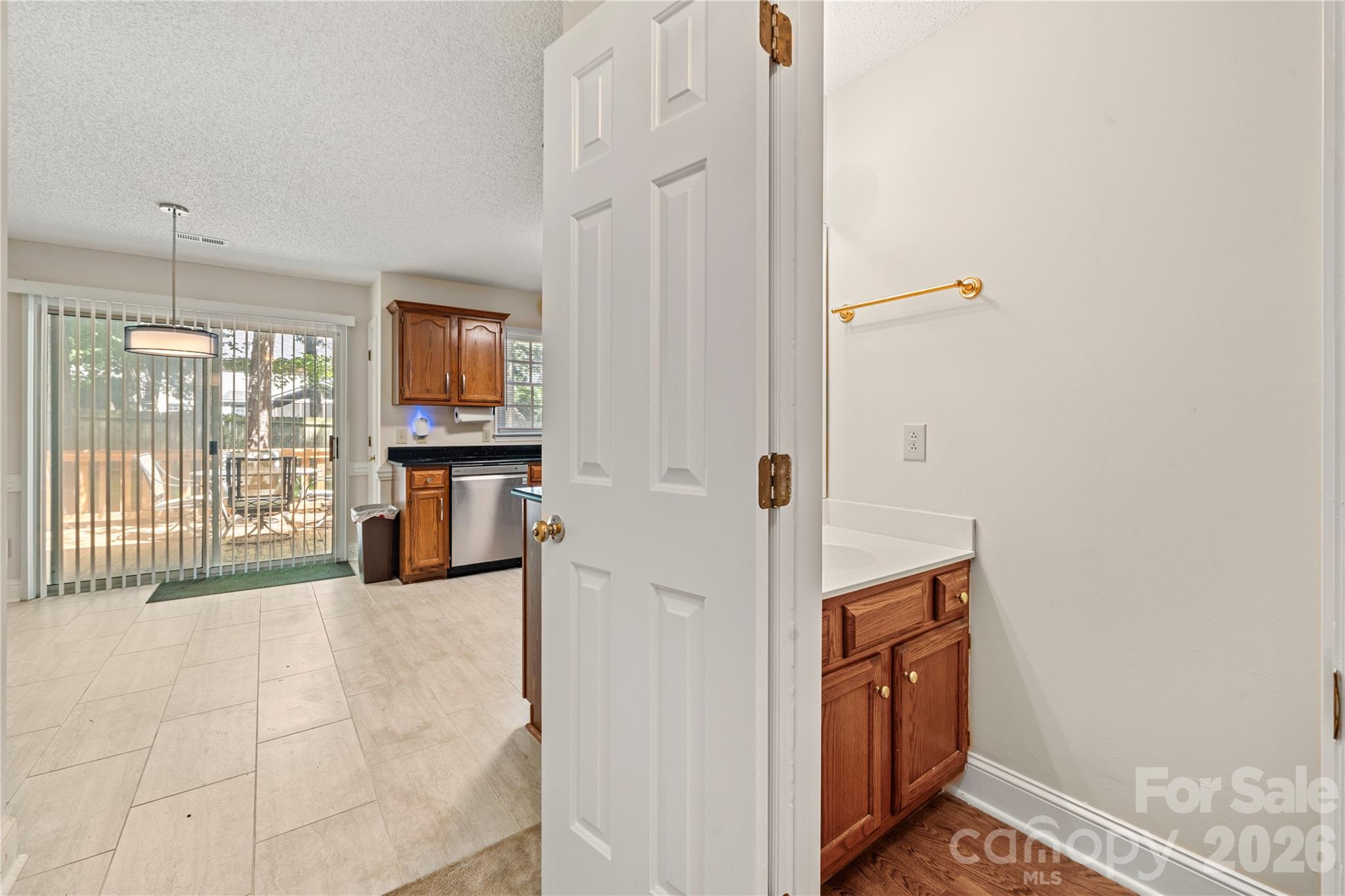 2708 Kirkholm Drive Property Photo 7