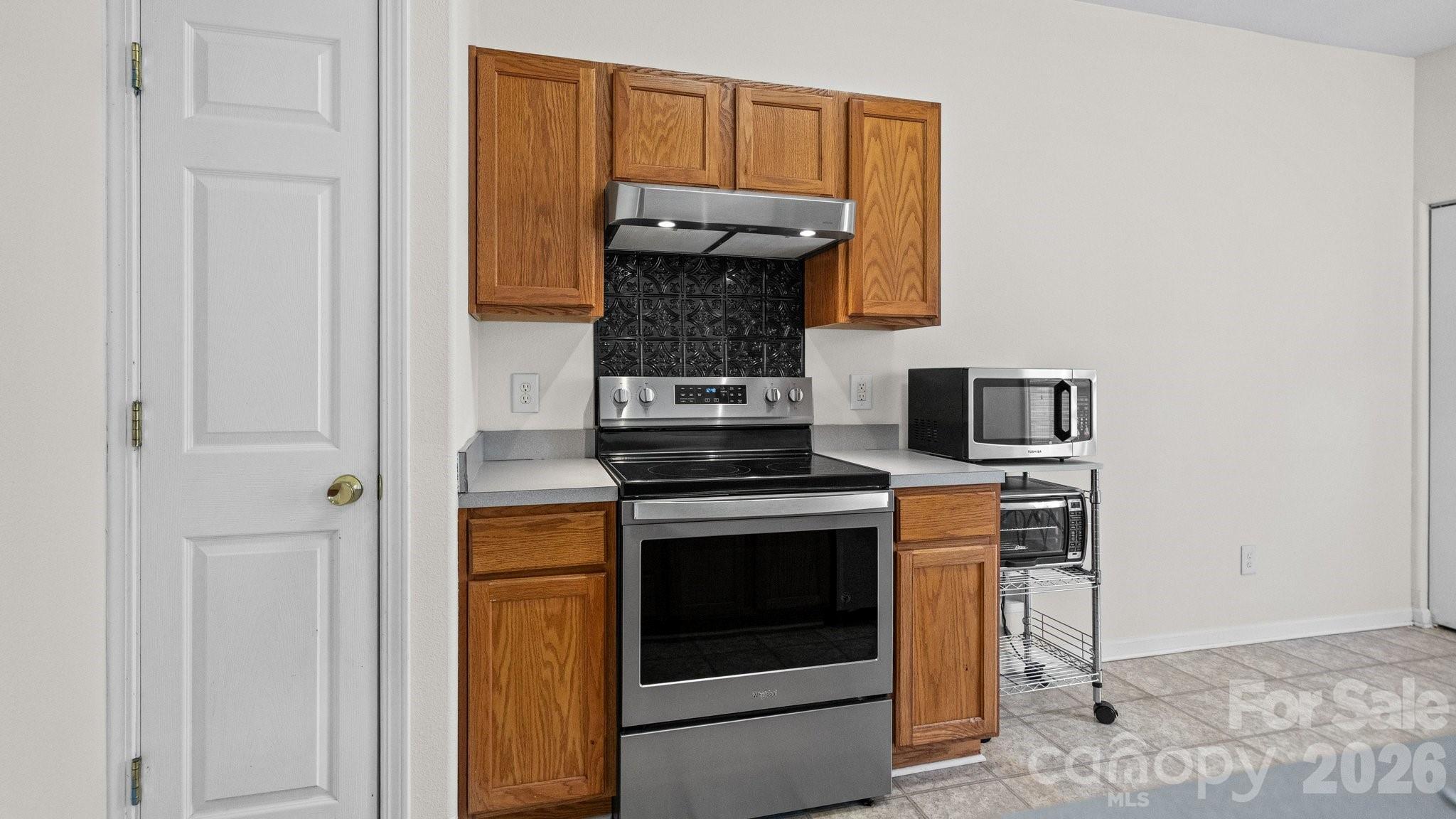 4313 Eaves Lane Property Photo 15