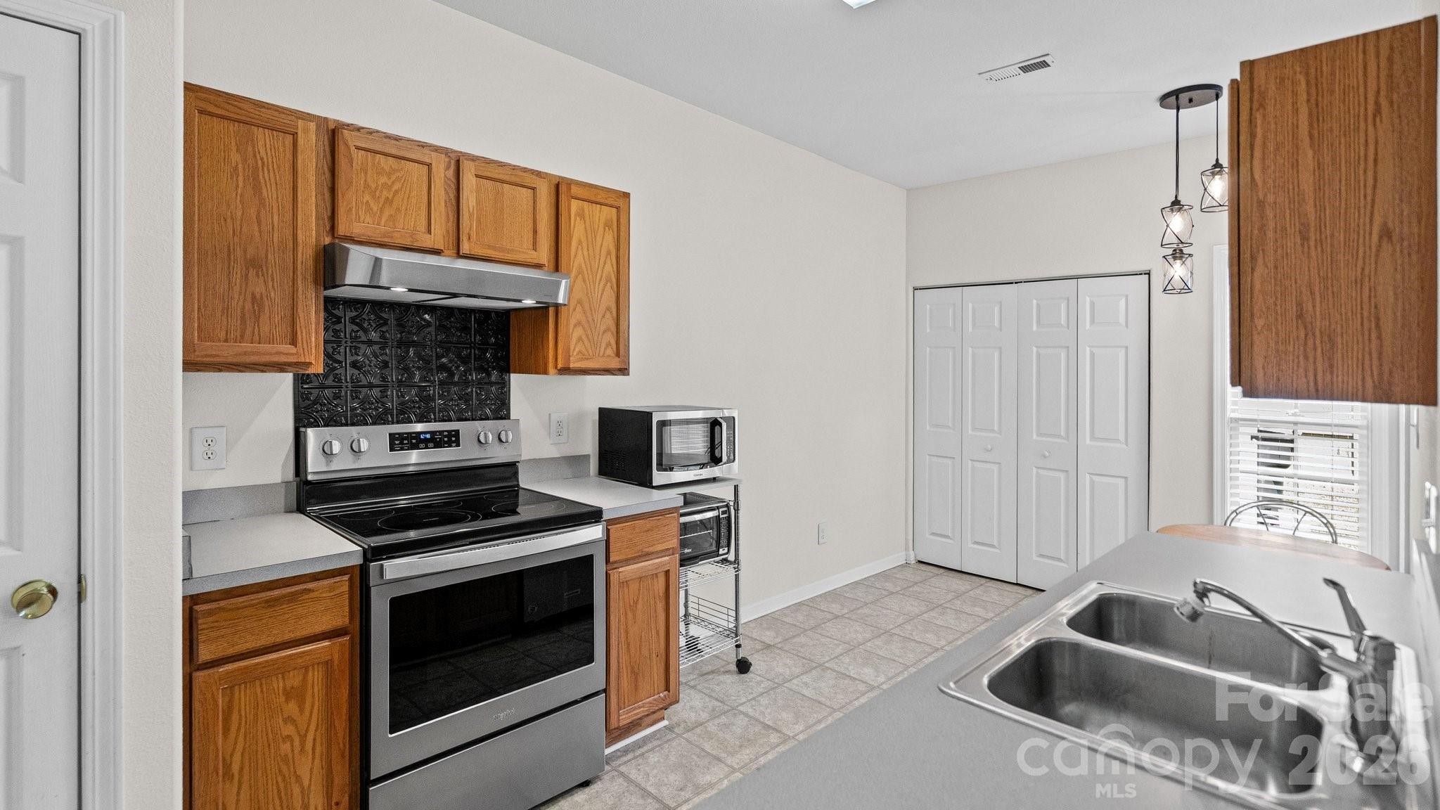 4313 Eaves Lane Property Photo 16