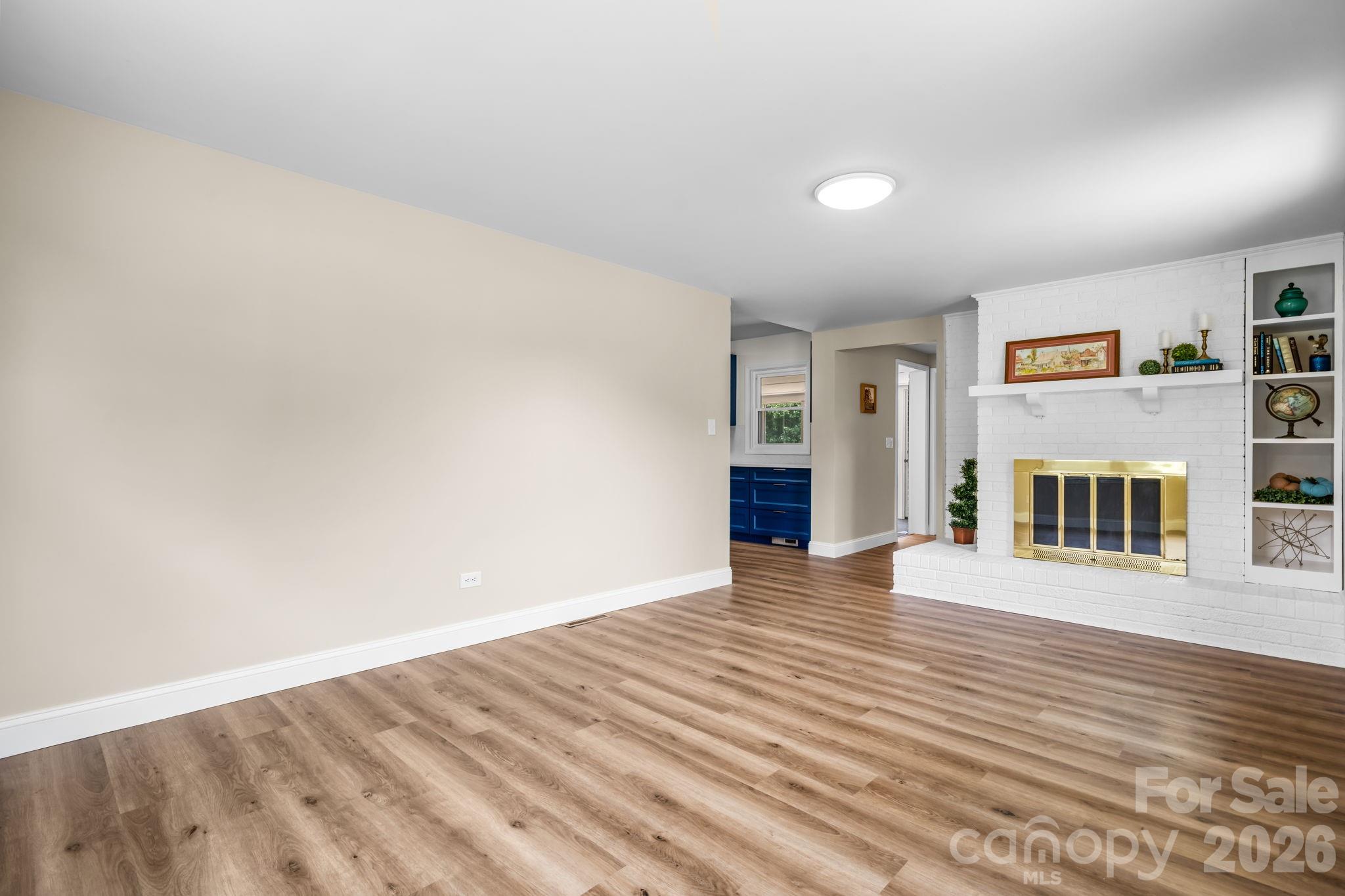 2266 9th Avenue Drive Property Photo 6