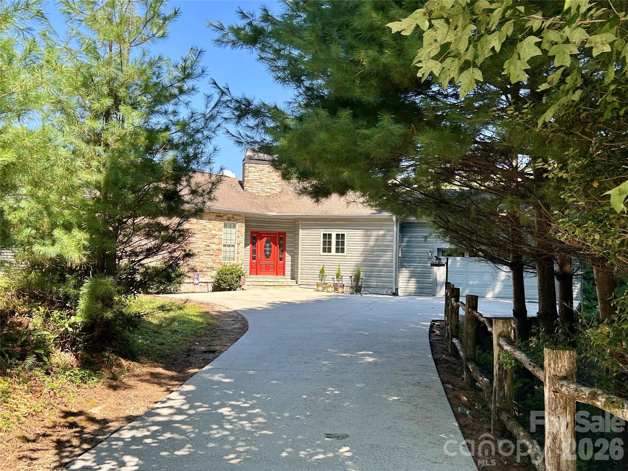 1228 Ugugu Drive Property Photo 1