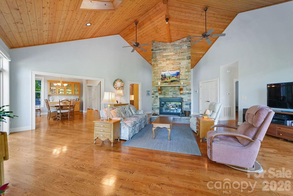 1228 Ugugu Drive Property Photo 4