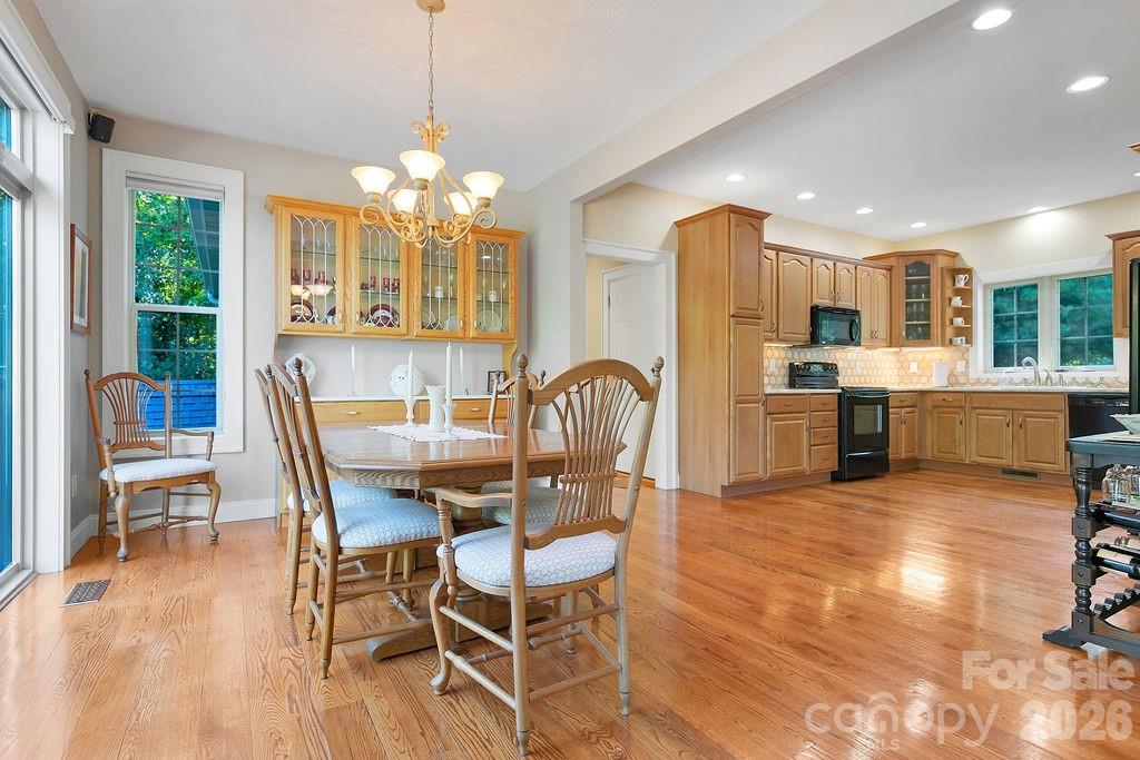 1228 Ugugu Drive Property Photo 19