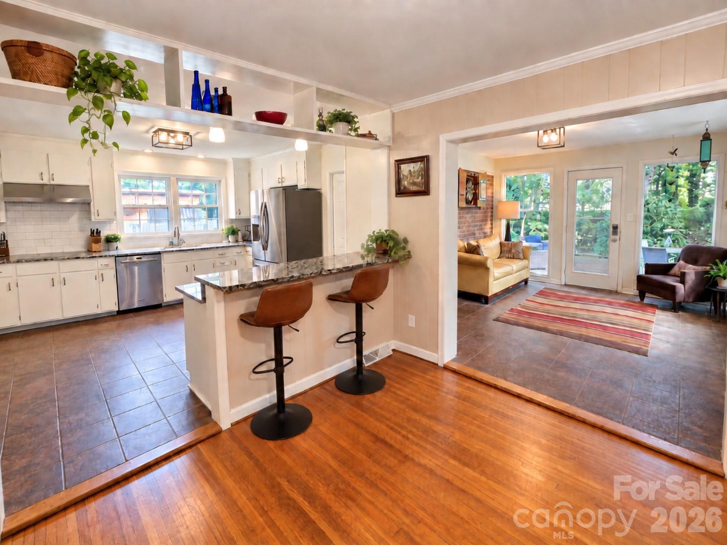 6123 Page Court Property Photo 8