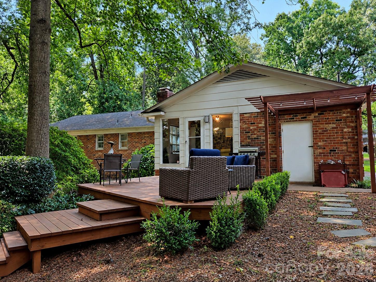 6123 Page Court Property Photo 25