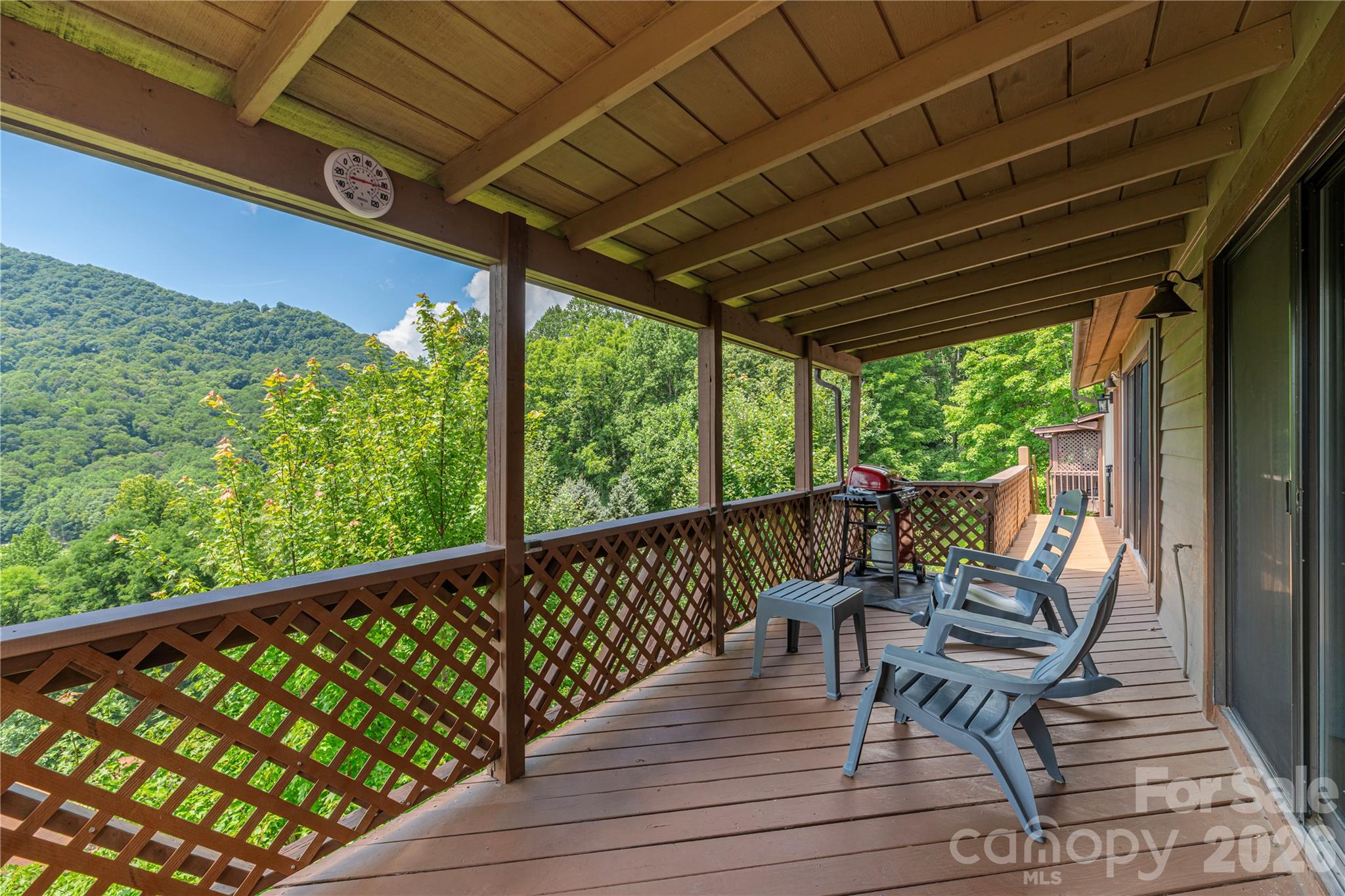 73 Mountain Breeze Drive Property Photo 3