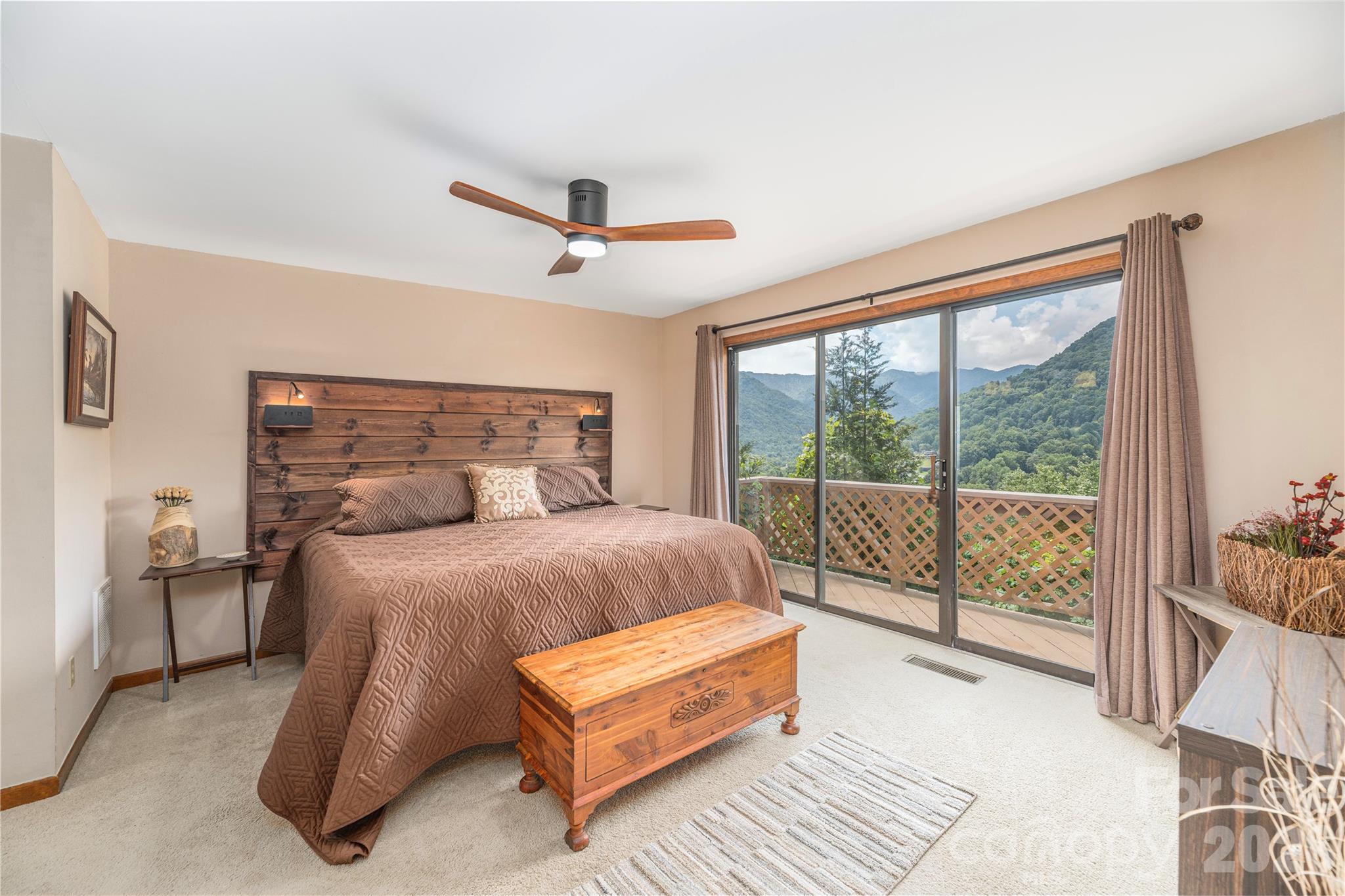 73 Mountain Breeze Drive Property Photo 4