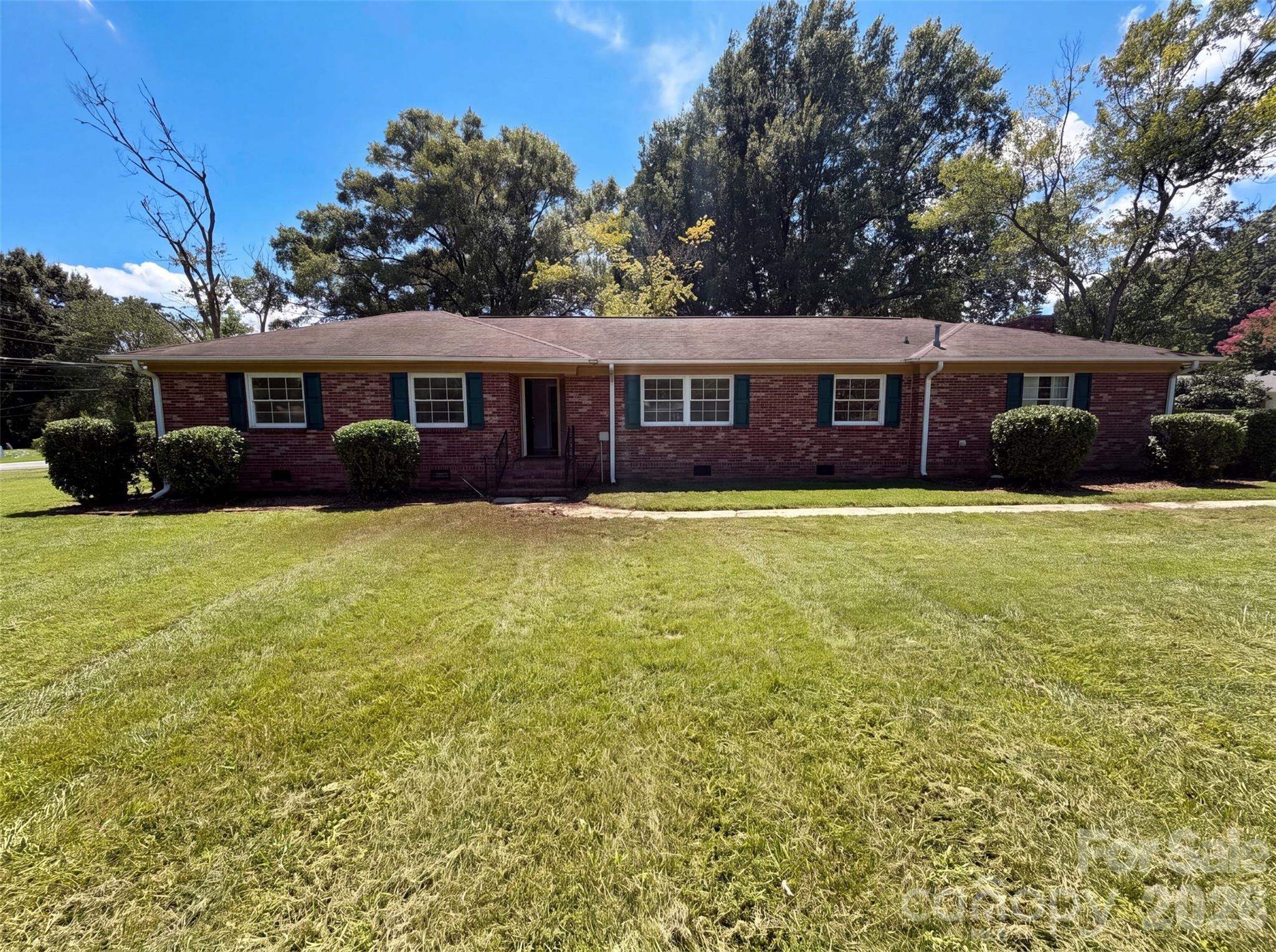 8901 Hood Road Property Photo 1