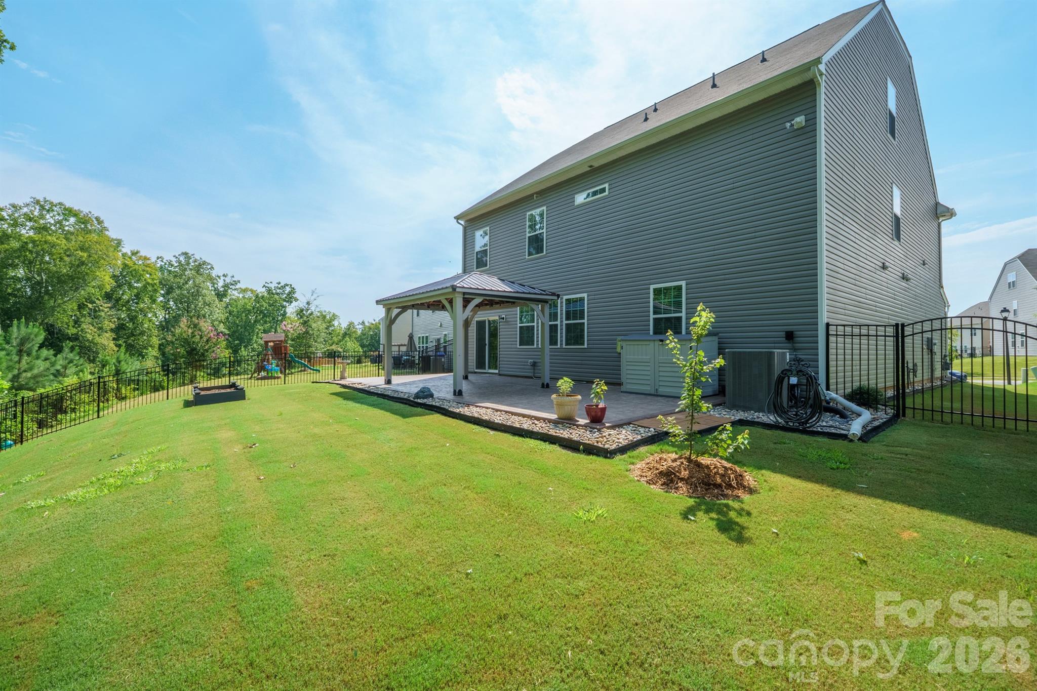 111 Lambeth Loop Property Photo 3