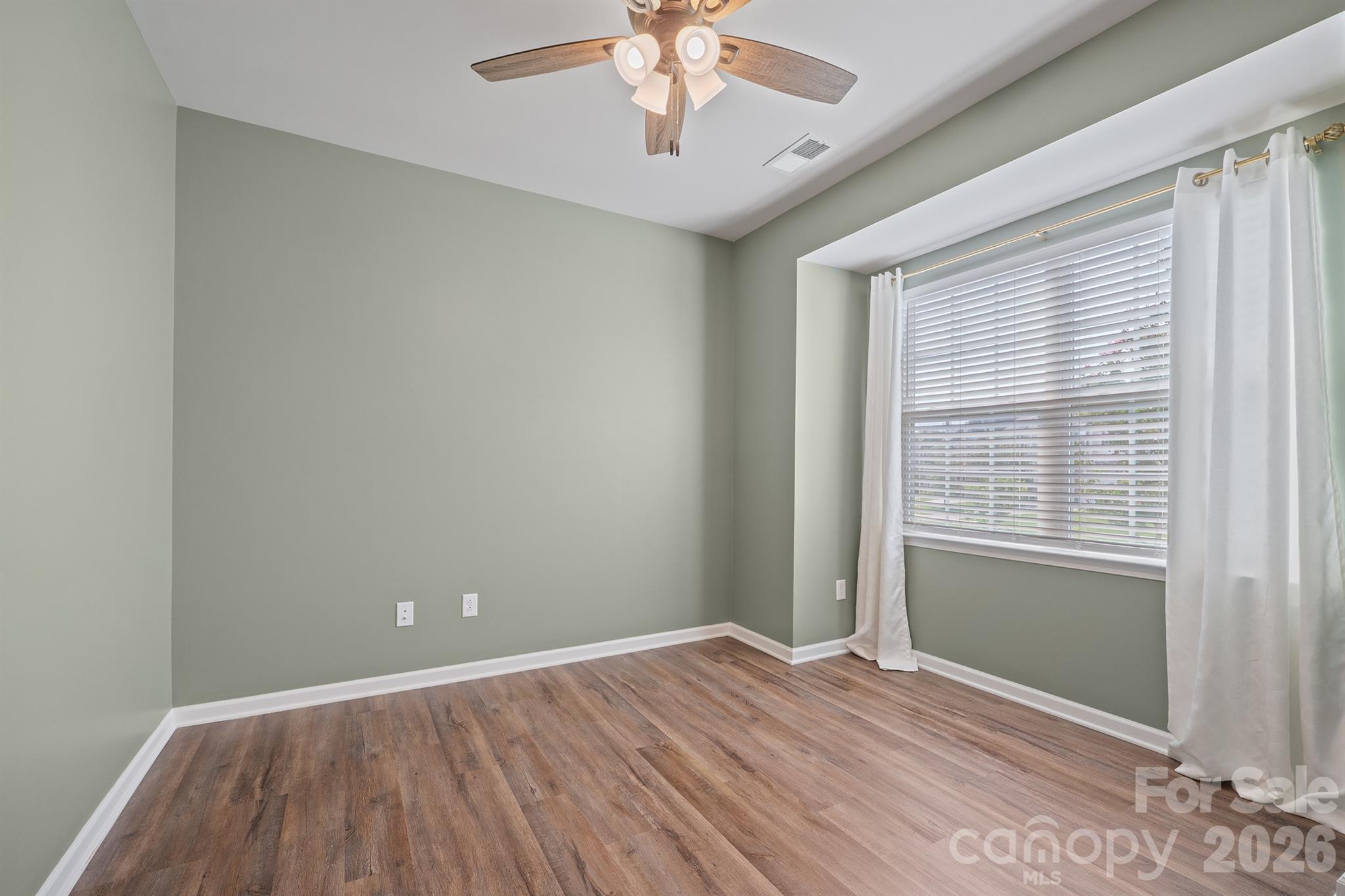 111 Lambeth Loop Property Photo 4