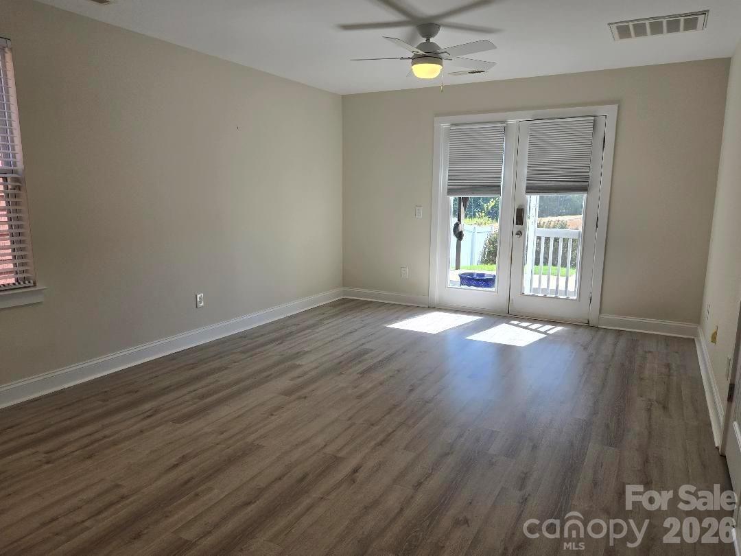 15947 Rose Glenn Lane Property Photo 4