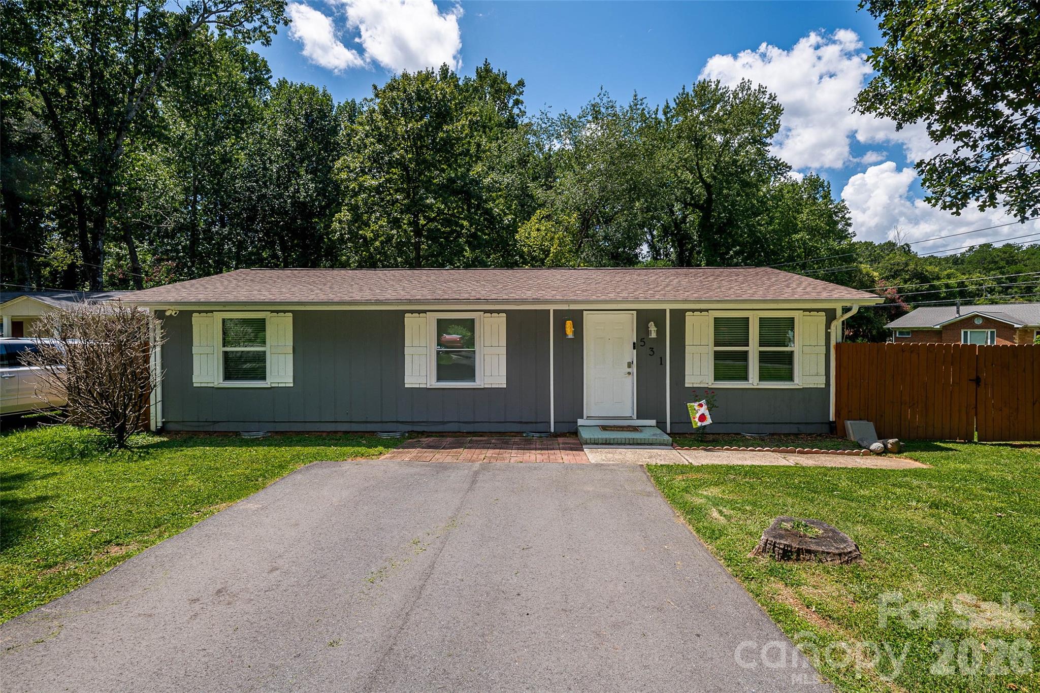 531 Stilwell Oaks Circle Property Photo 1