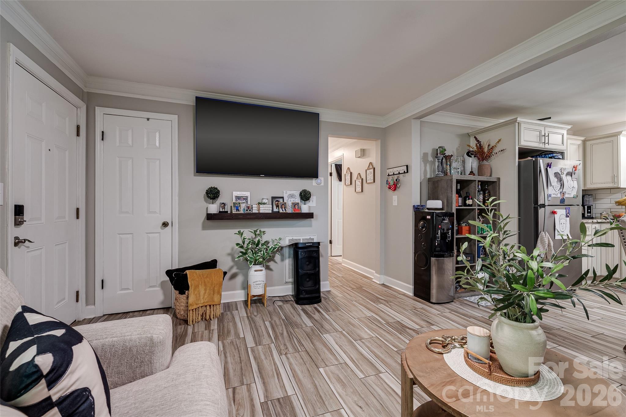 531 Stilwell Oaks Circle Property Photo 4