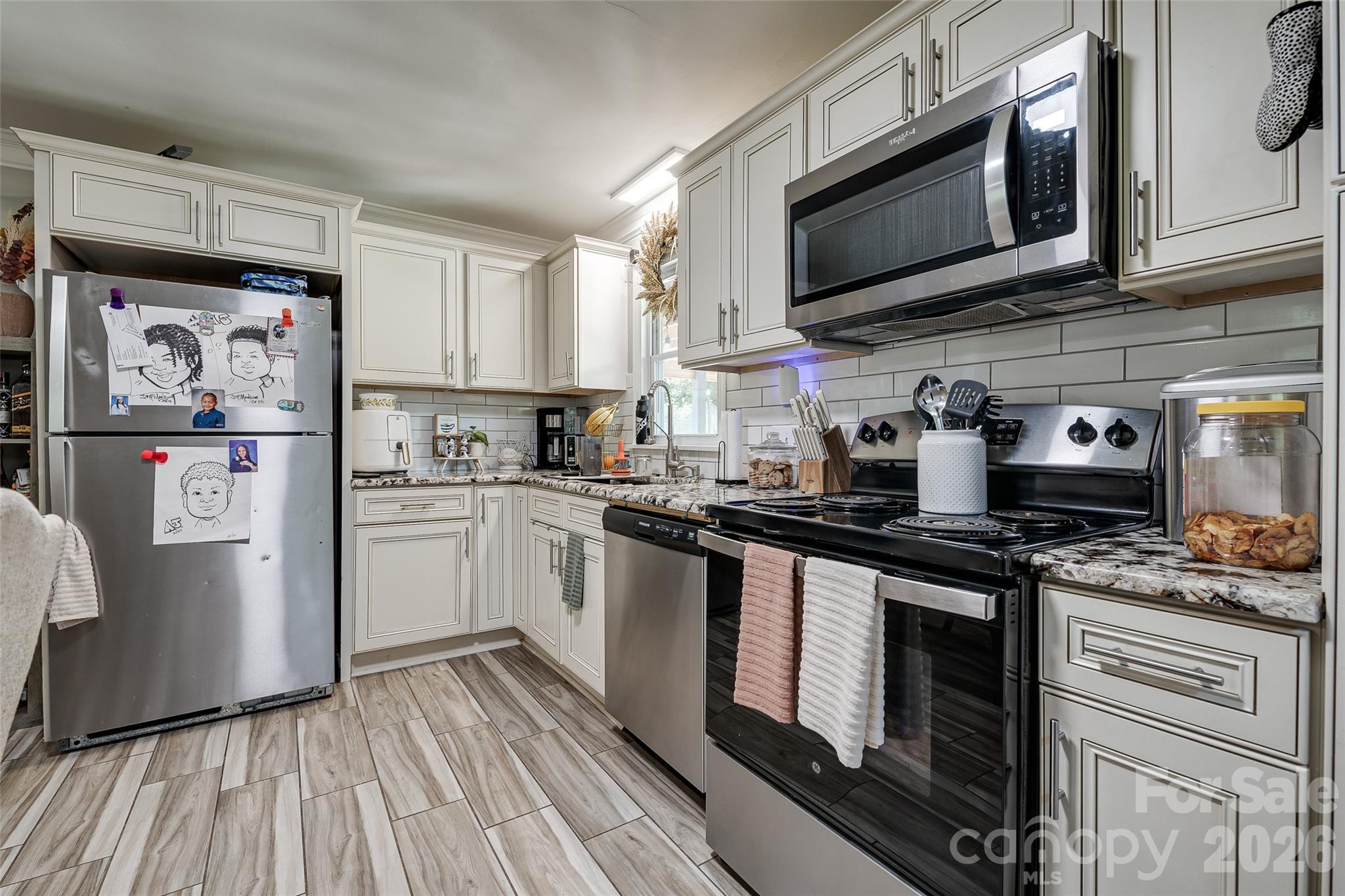 531 Stilwell Oaks Circle Property Photo 8