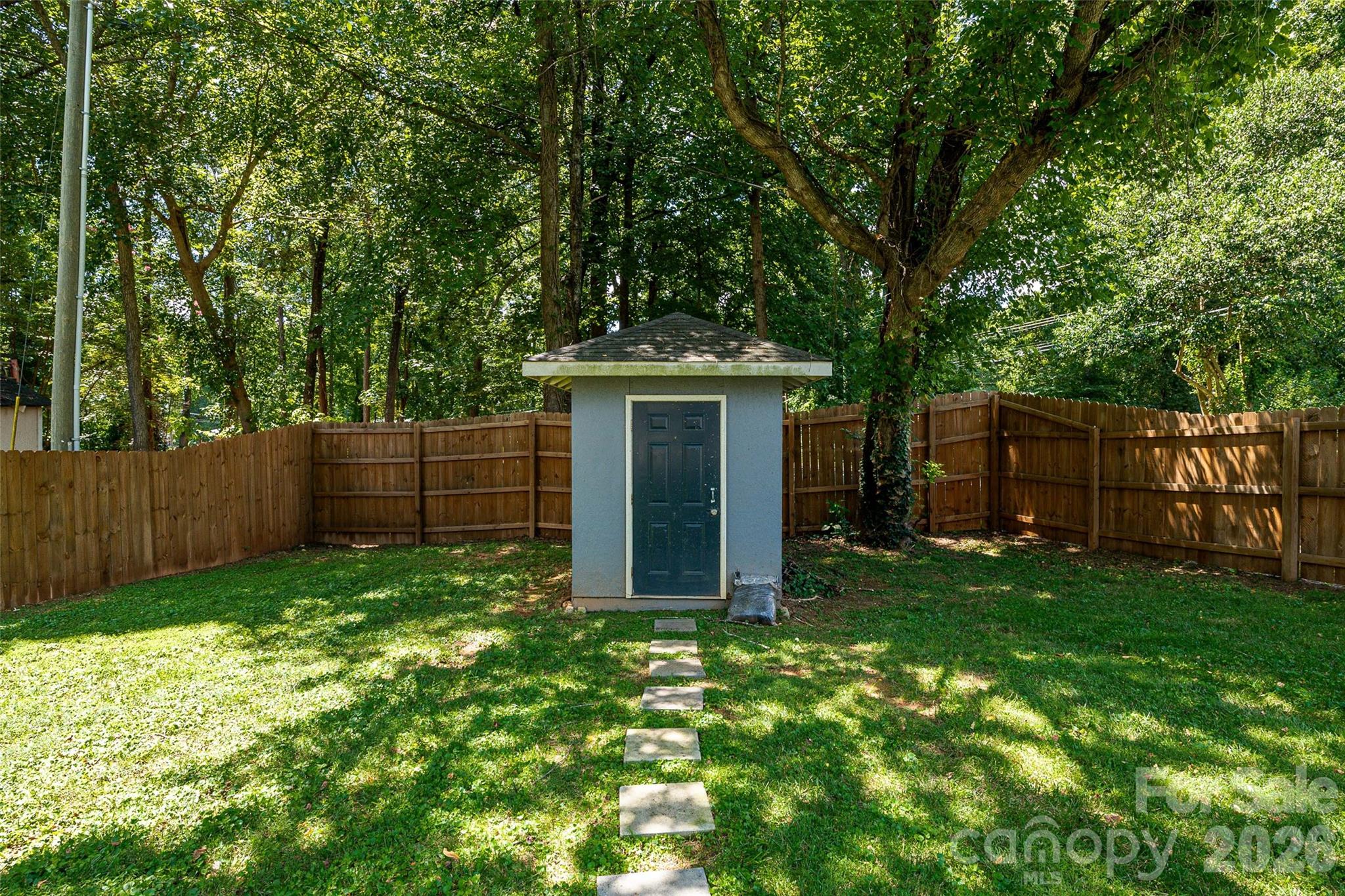 531 Stilwell Oaks Circle Property Photo 33