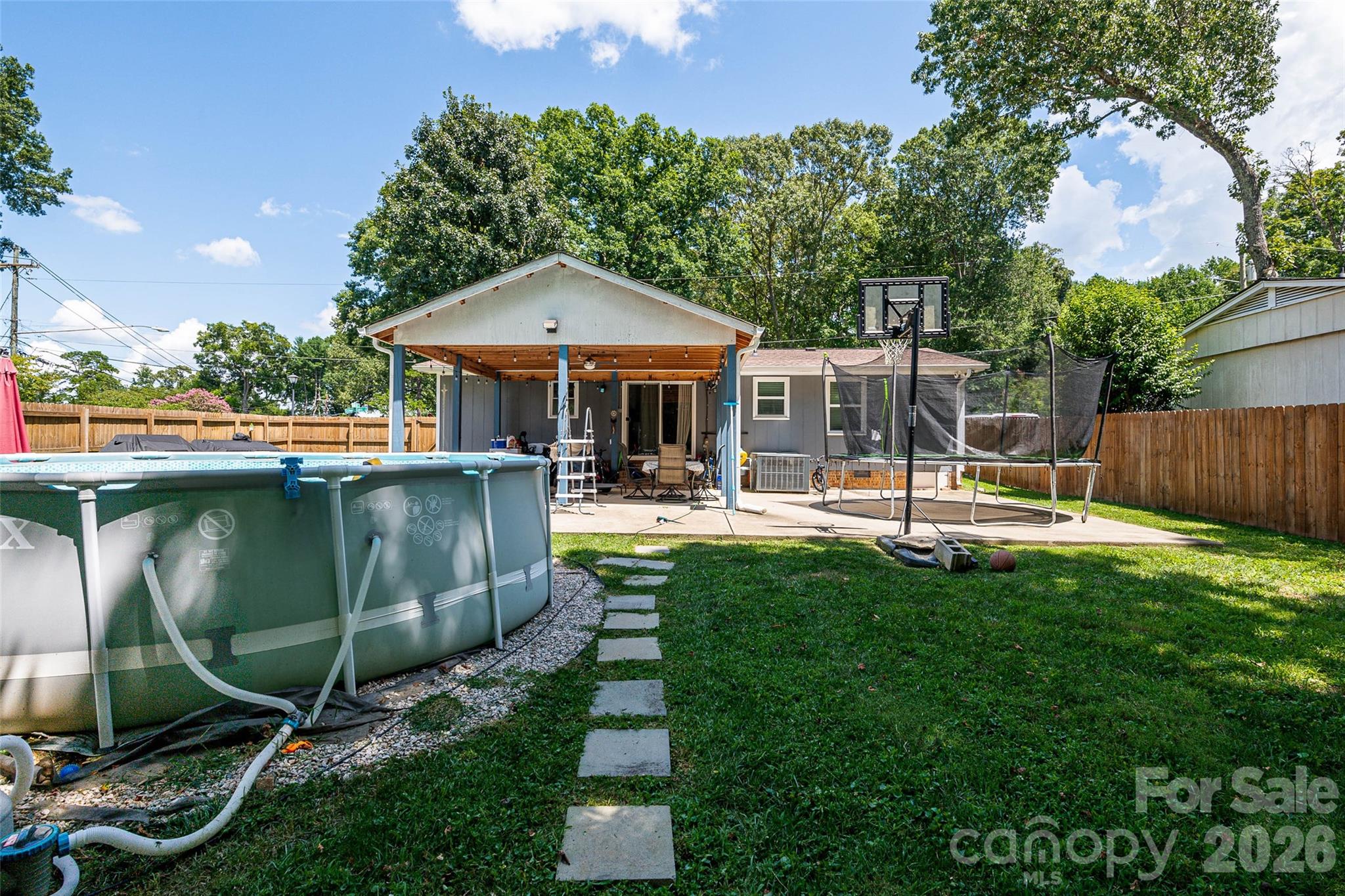 531 Stilwell Oaks Circle Property Photo 34