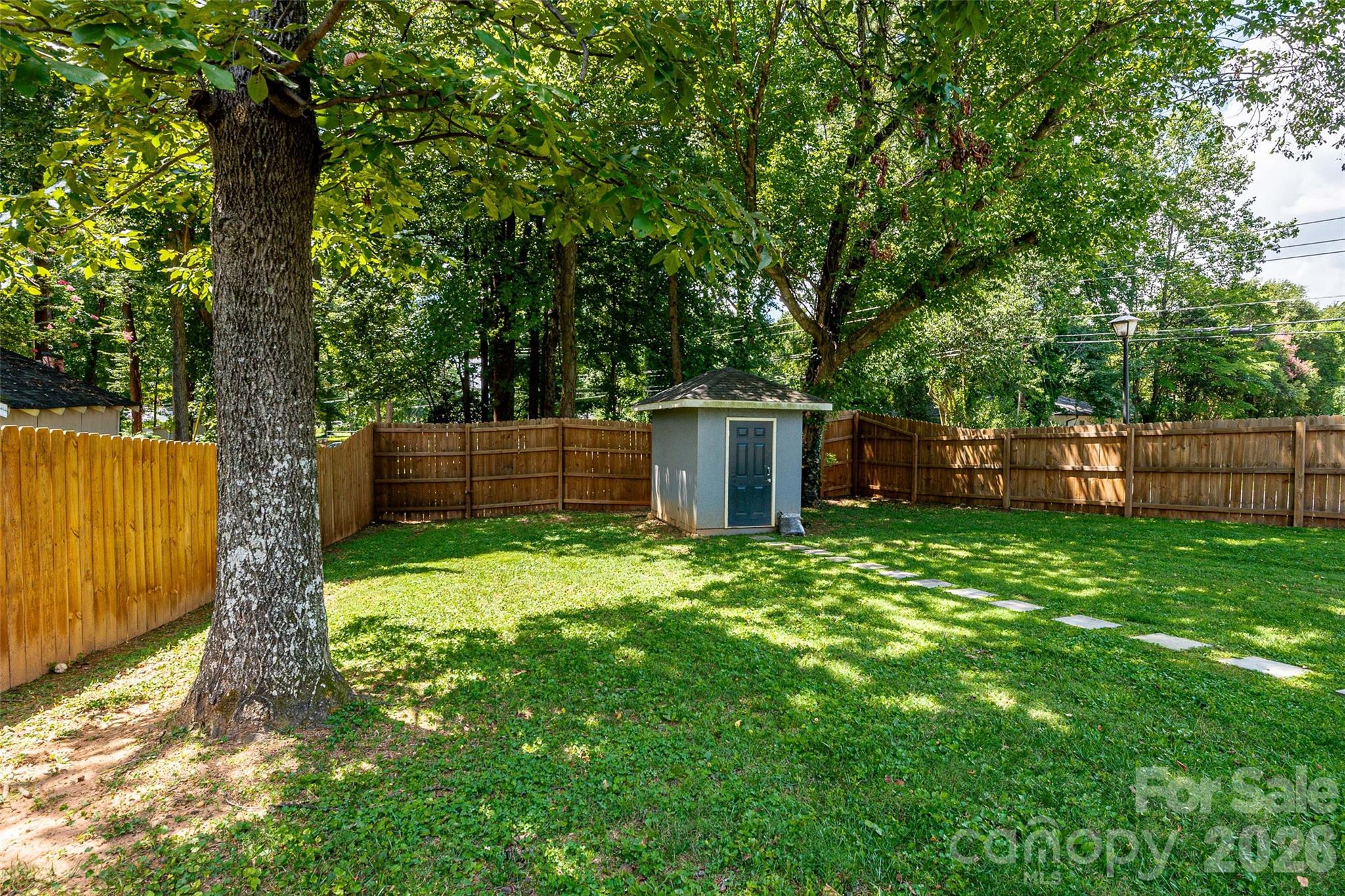 531 Stilwell Oaks Circle Property Photo 37