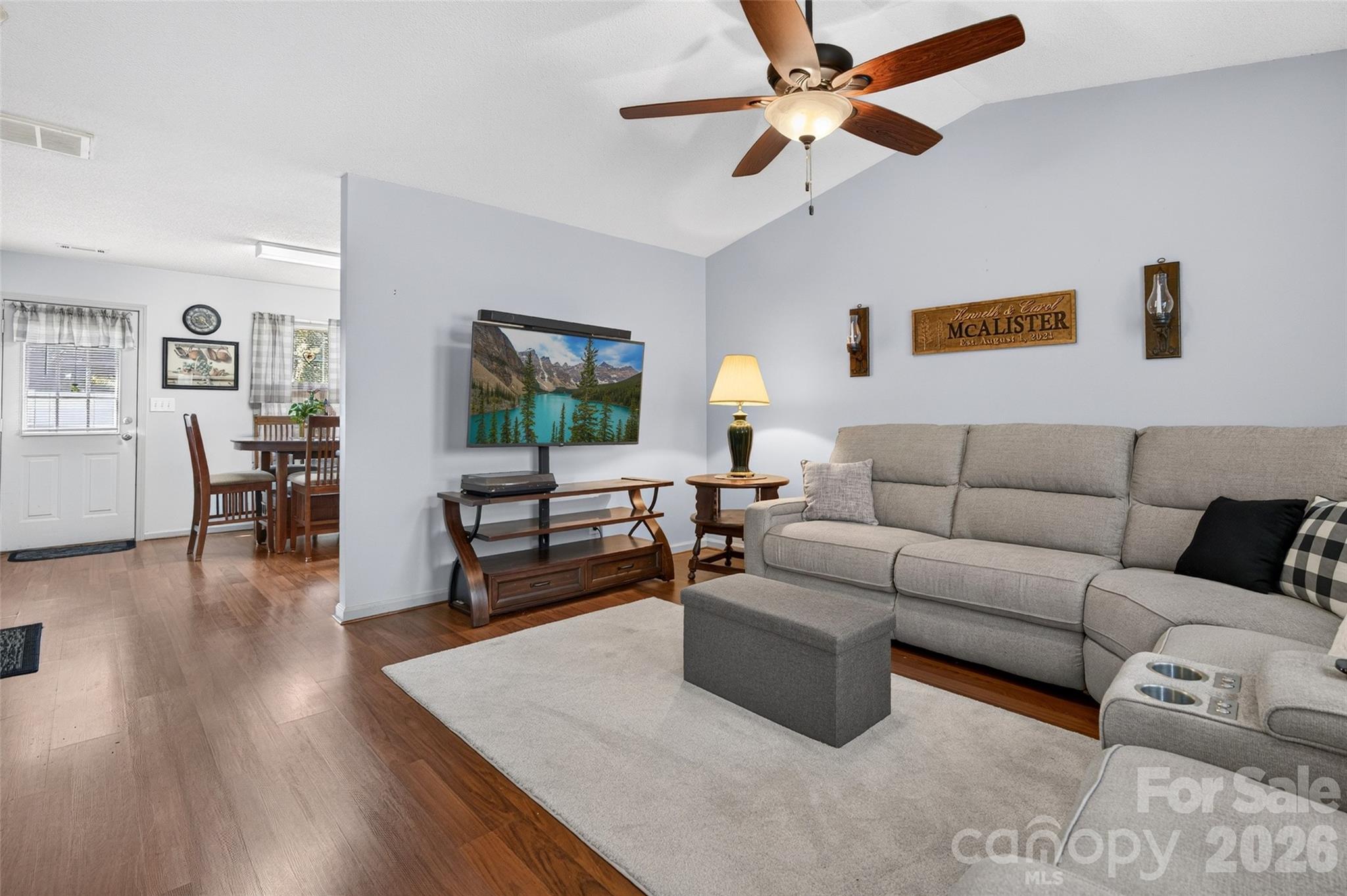 1820 Hampshire Drive Property Photo 6
