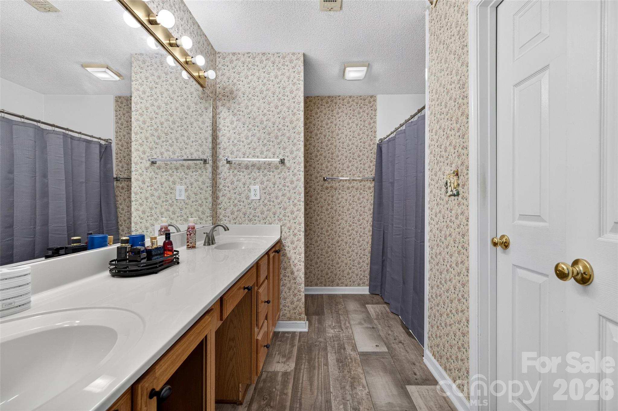 1820 Hampshire Drive Property Photo 19