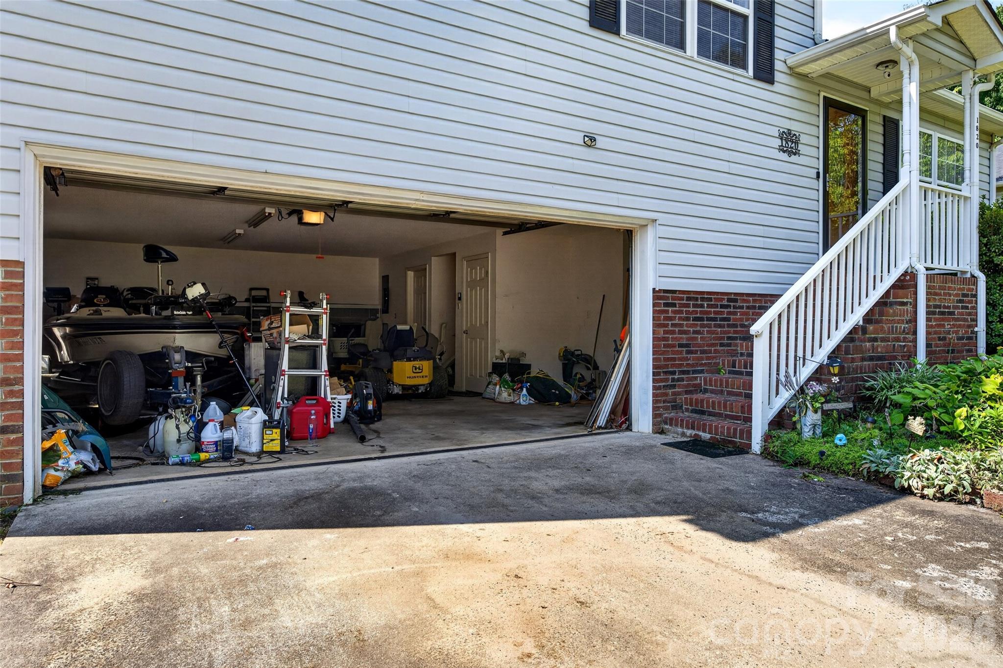 1820 Hampshire Drive Property Photo 33
