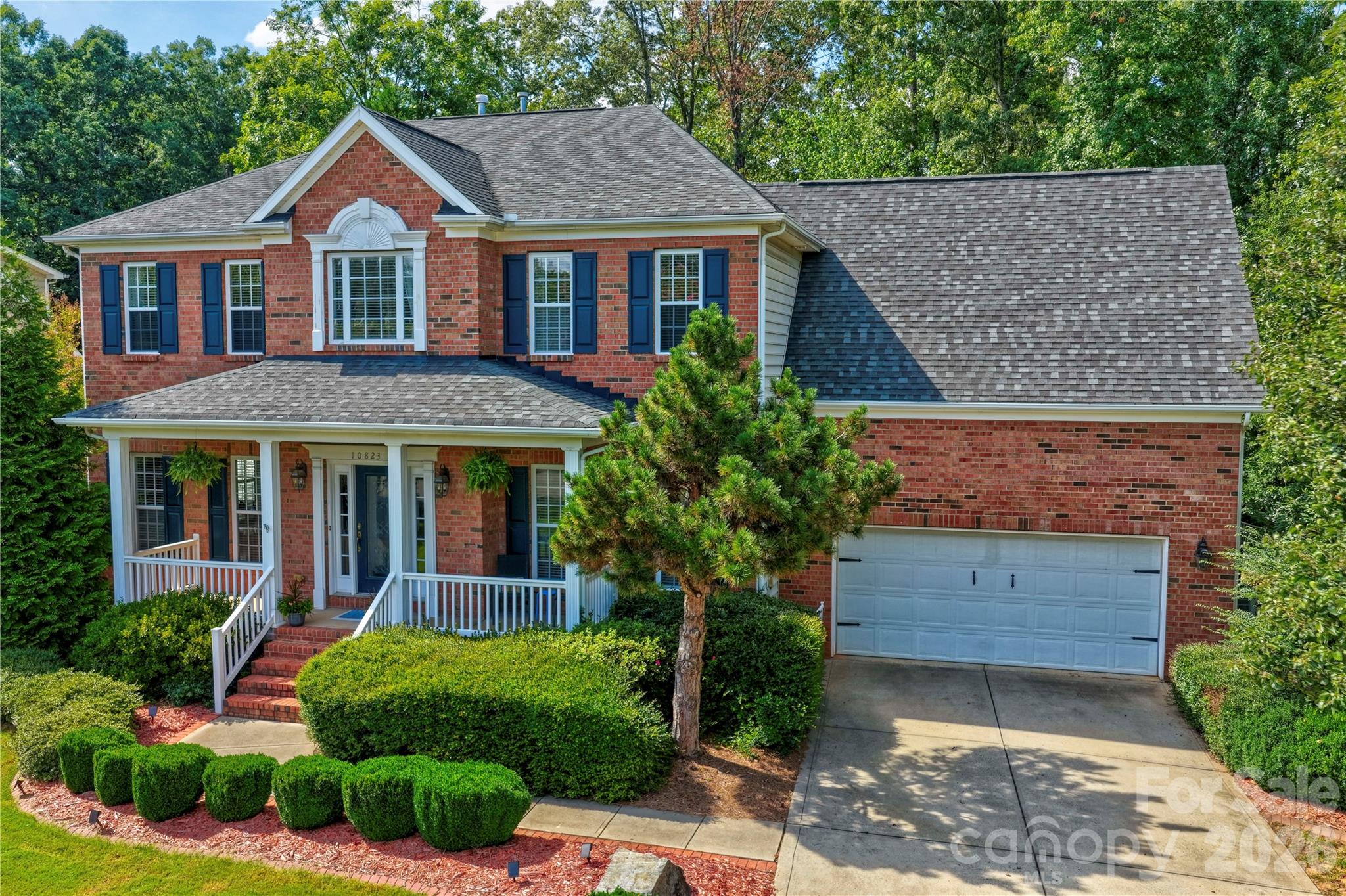 10823 Persimmon Creek Drive Property Photo 1