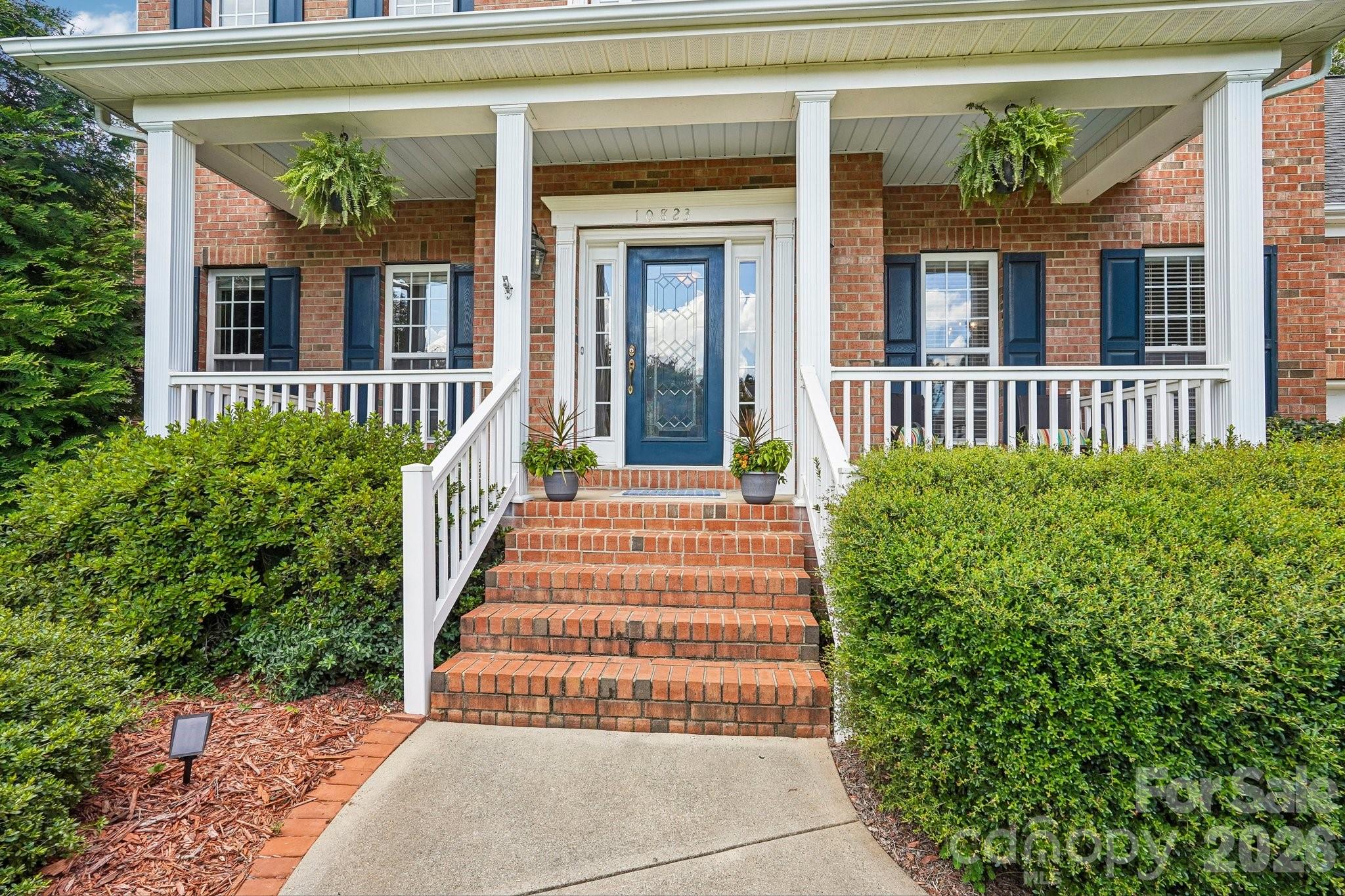 10823 Persimmon Creek Drive Property Photo 3