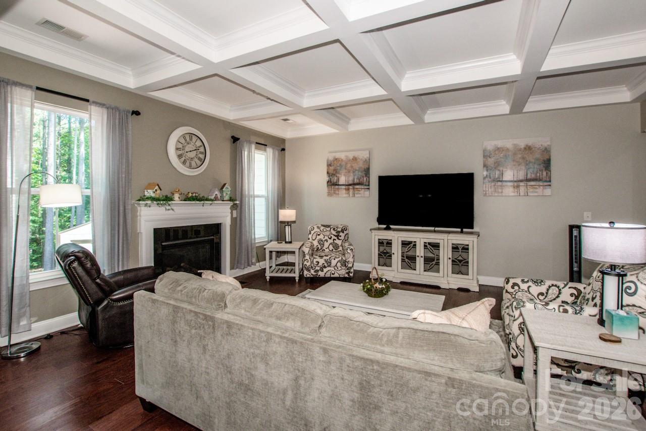 197 Chaska Loop Property Photo 18