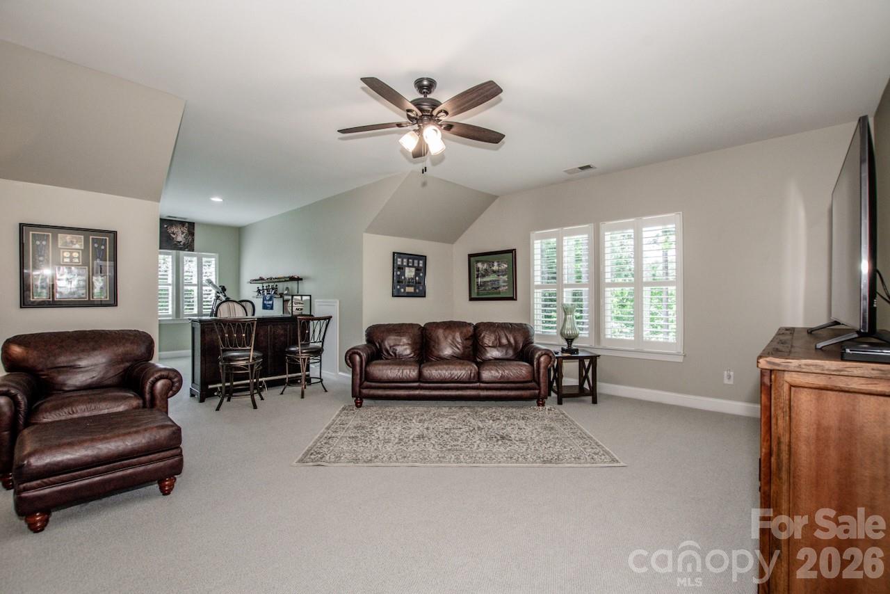 197 Chaska Loop Property Photo 39