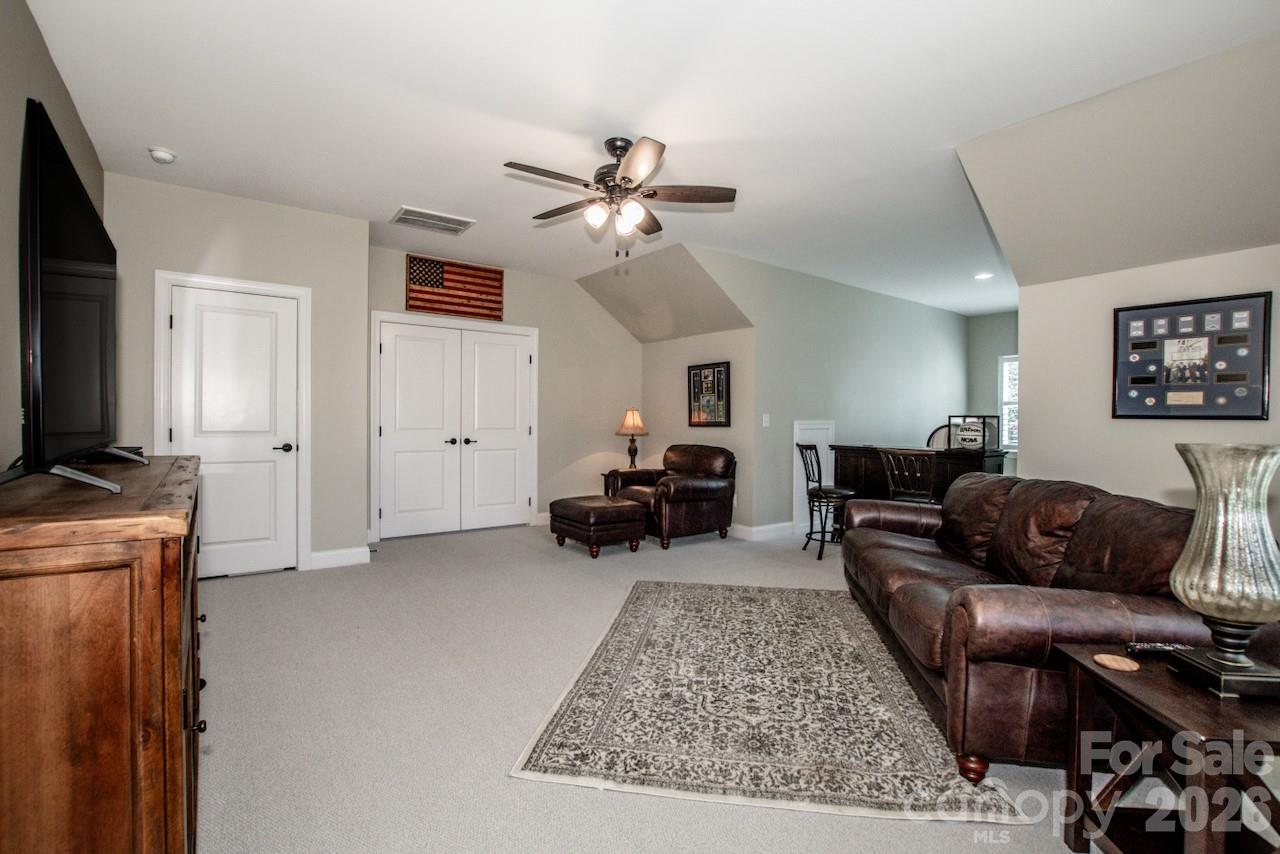 197 Chaska Loop Property Photo 40