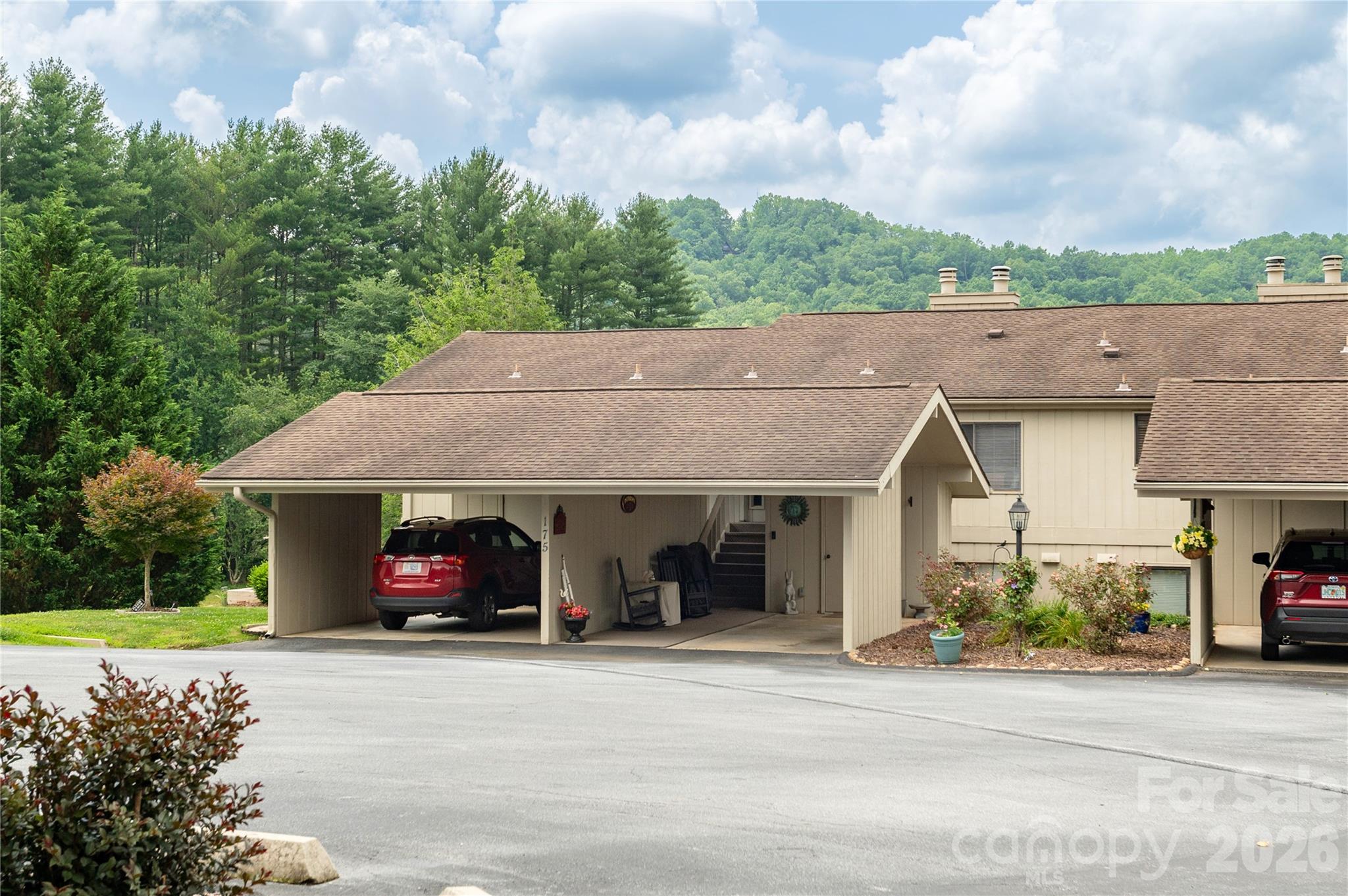 175 Glen Cannon Point 2 Property Photo 2