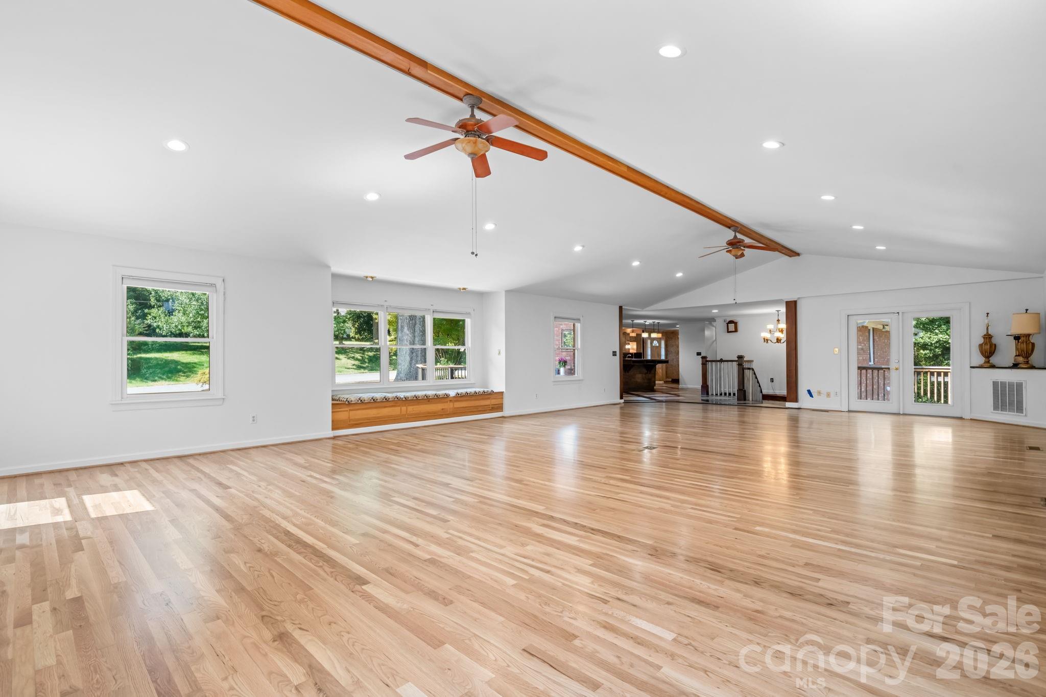 250 36th Avenue Property Photo 6