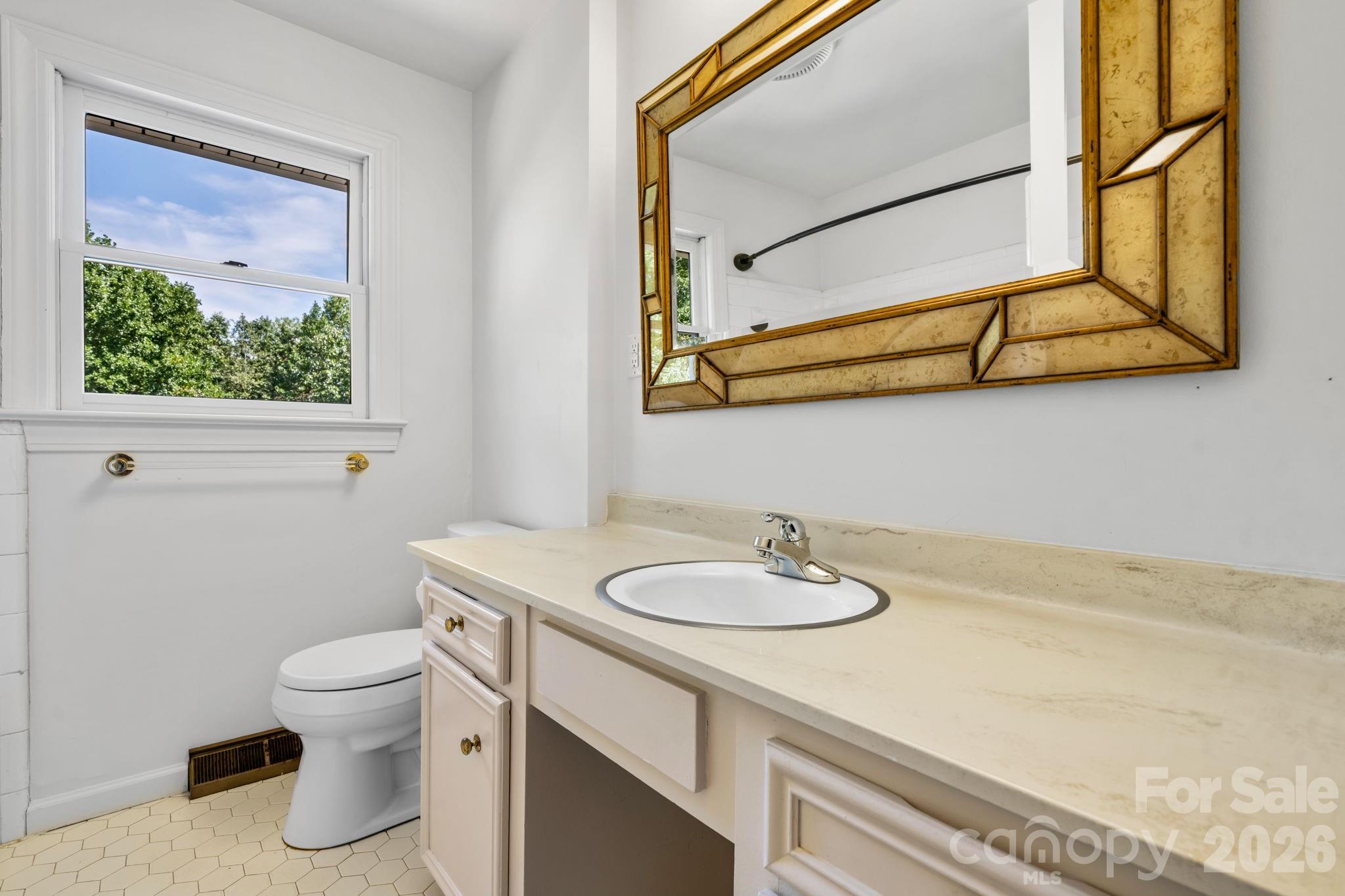 250 36th Avenue Property Photo 17
