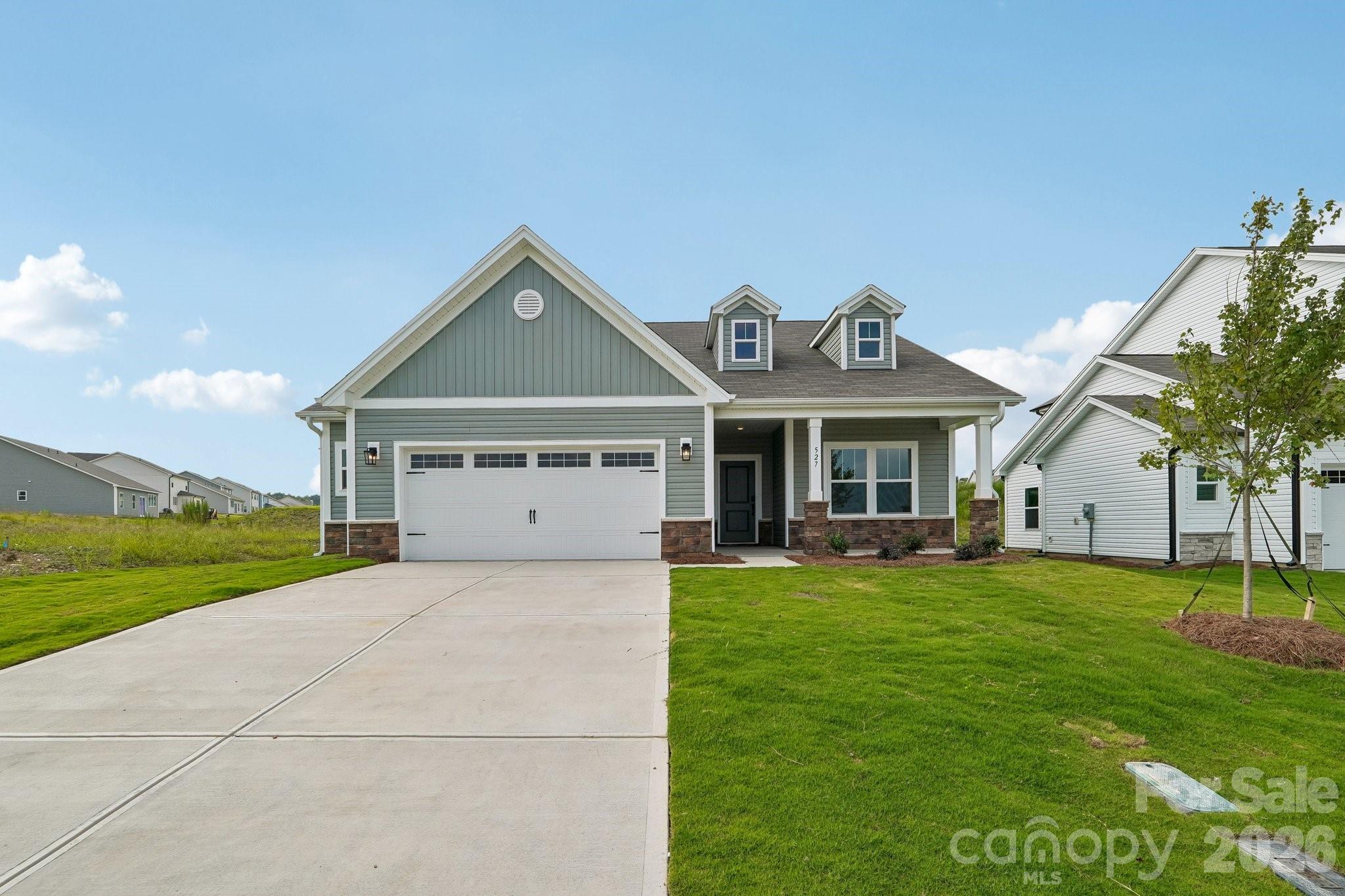527 Gentle Bend Cove 269b Property Photo 2