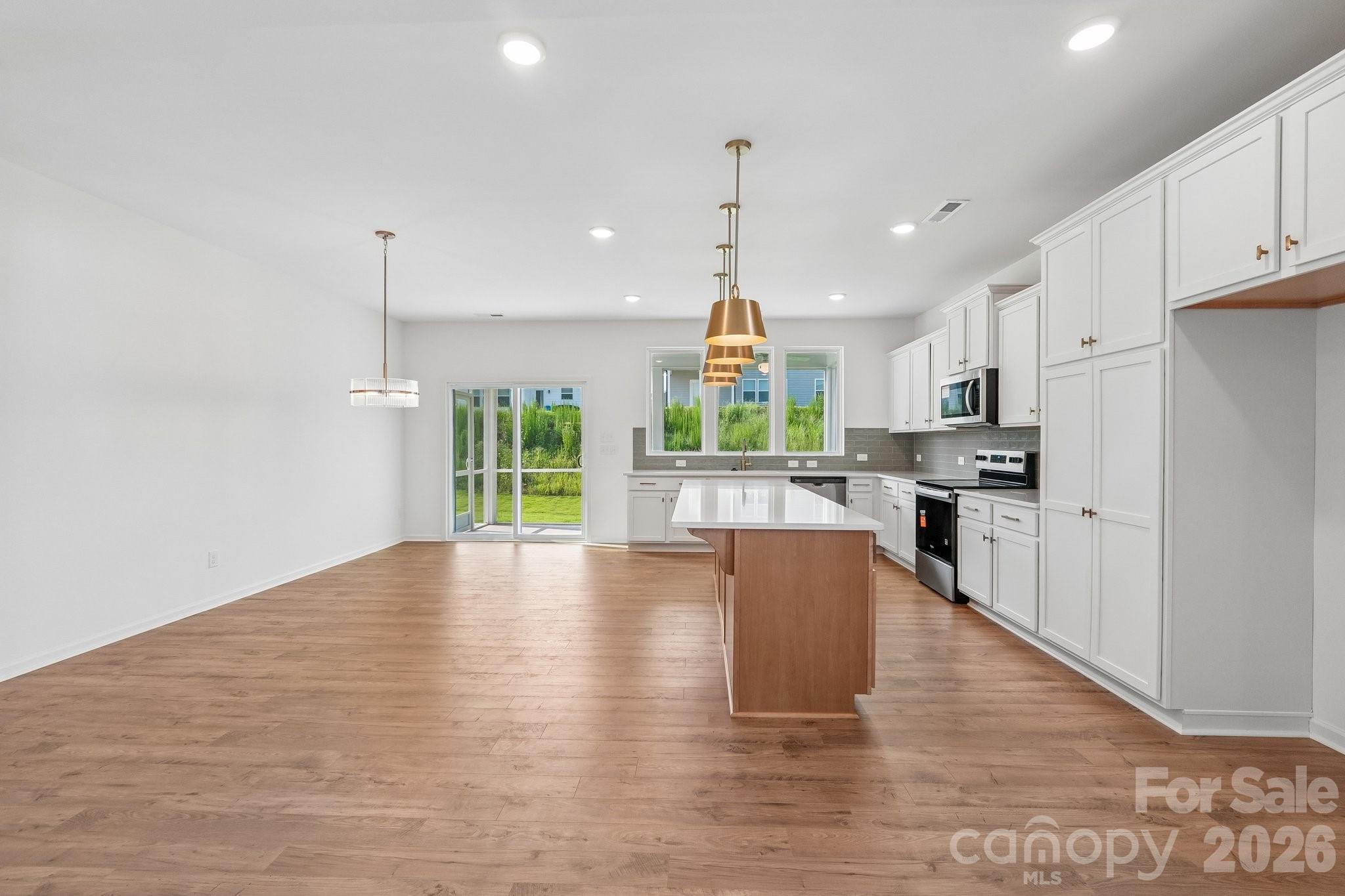 527 Gentle Bend Cove 269b Property Photo 10