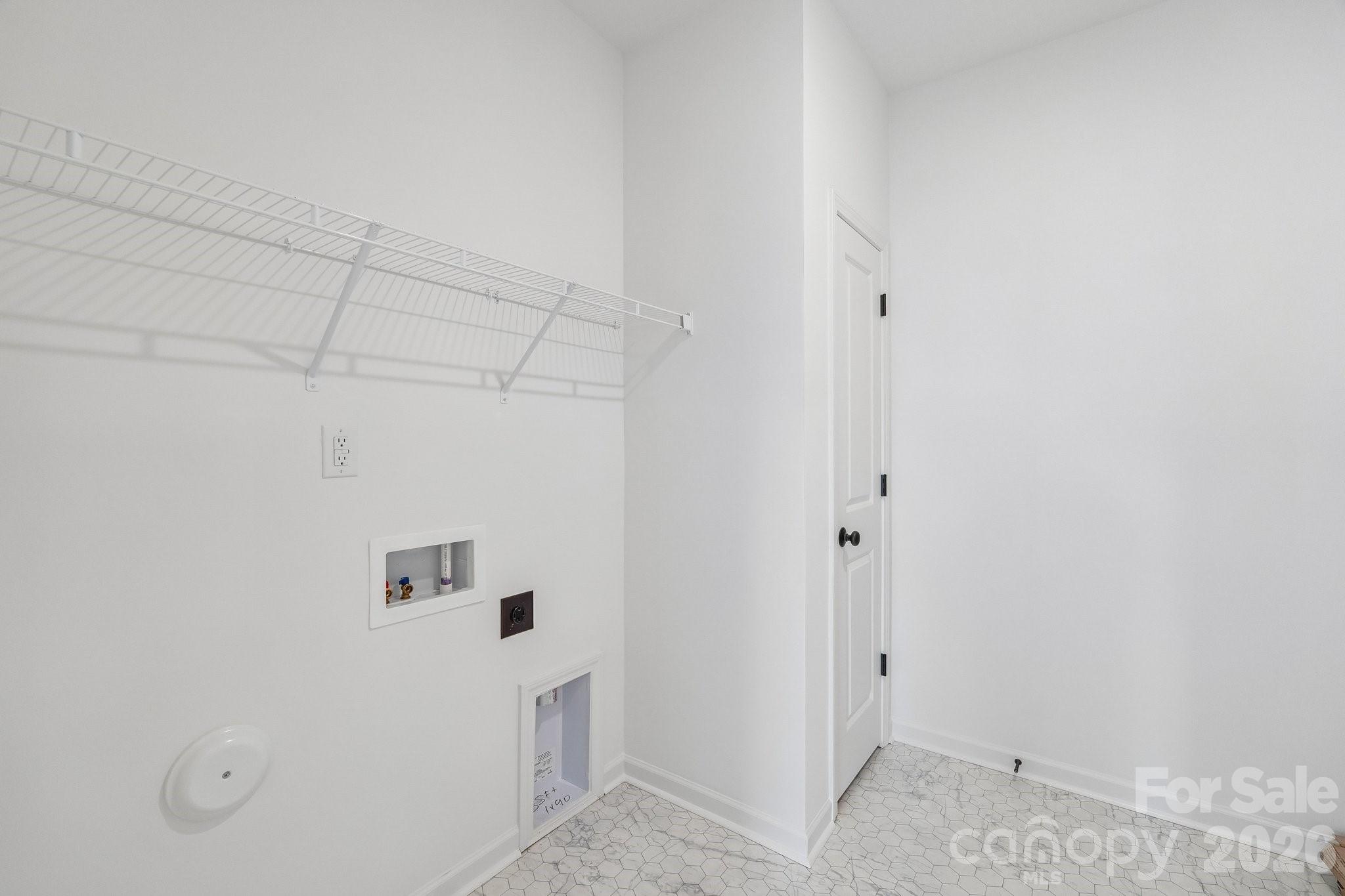 527 Gentle Bend Cove 269b Property Photo 22
