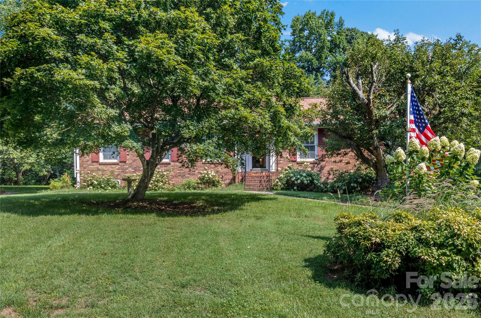 145 Stanwell Court Property Photo 3